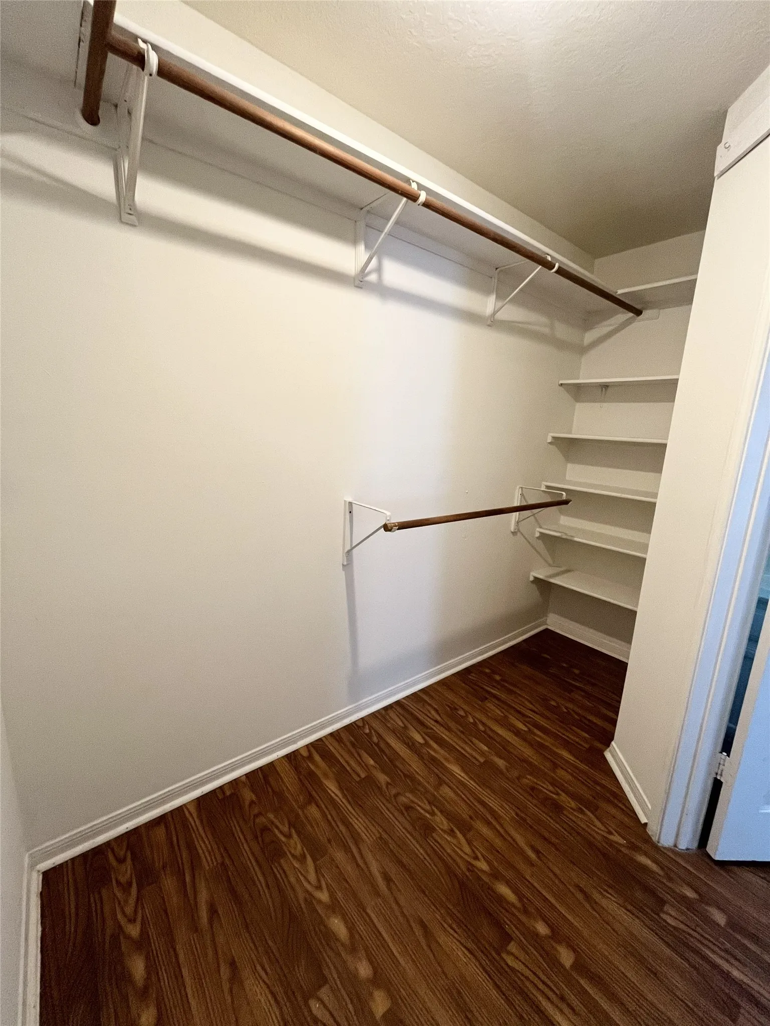 Single Family Residence For Sale in Williamson County , 602 N River Crest, Leander, Texas 78641, 3 Bedroom, 3 Bathroom, 2 Garage spaces, 1,820 Sqft, built in 1986, mls#21381479, Real Estate Agent in Leander, Homes For Sale in Williamson county, Homes For Sale in Leander, Realtor in Leander Texas, Real Estate Brokerage Independent Realty Texas, Luminita Cordes Realtor