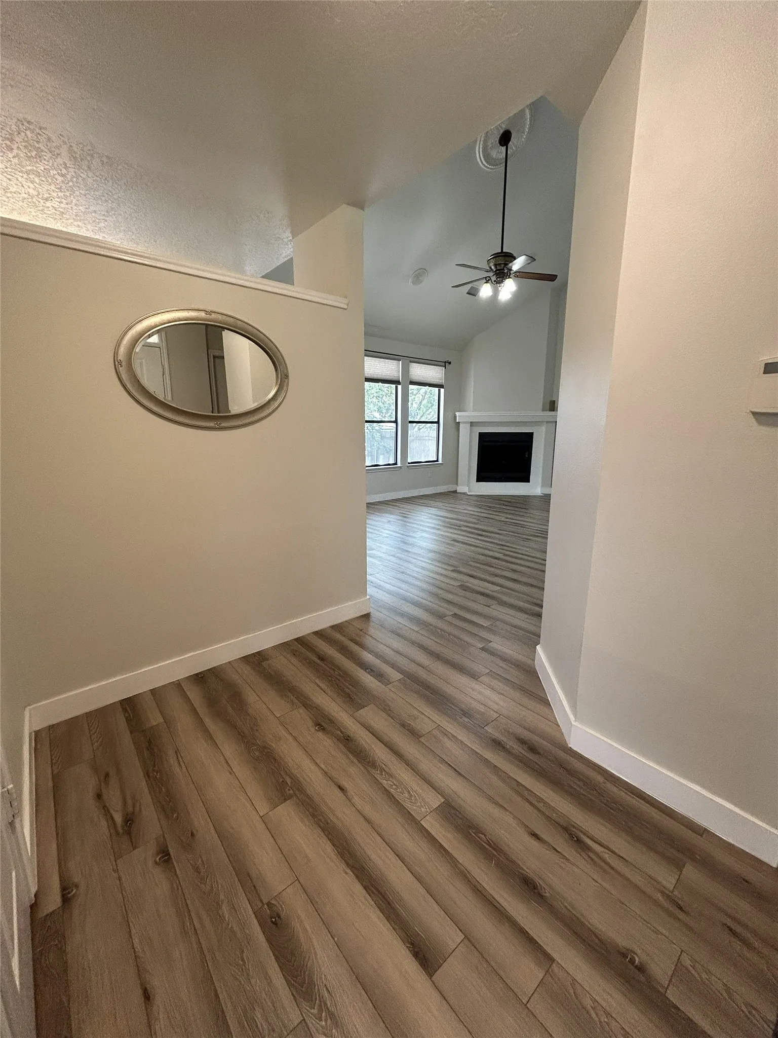 Single Family Residence For Sale in Williamson County , 602 N River Crest, Leander, Texas 78641, 3 Bedroom, 3 Bathroom, 2 Garage spaces, 1,820 Sqft, built in 1986, mls#21381479, Real Estate Agent in Leander, Homes For Sale in Williamson county, Homes For Sale in Leander, Realtor in Leander Texas, Real Estate Brokerage Independent Realty Texas, Luminita Cordes Realtor