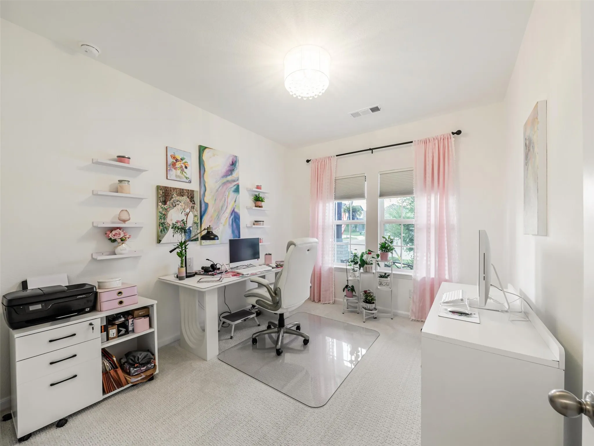 Recessed lighting, large windows, ceiling-mounted light fixture