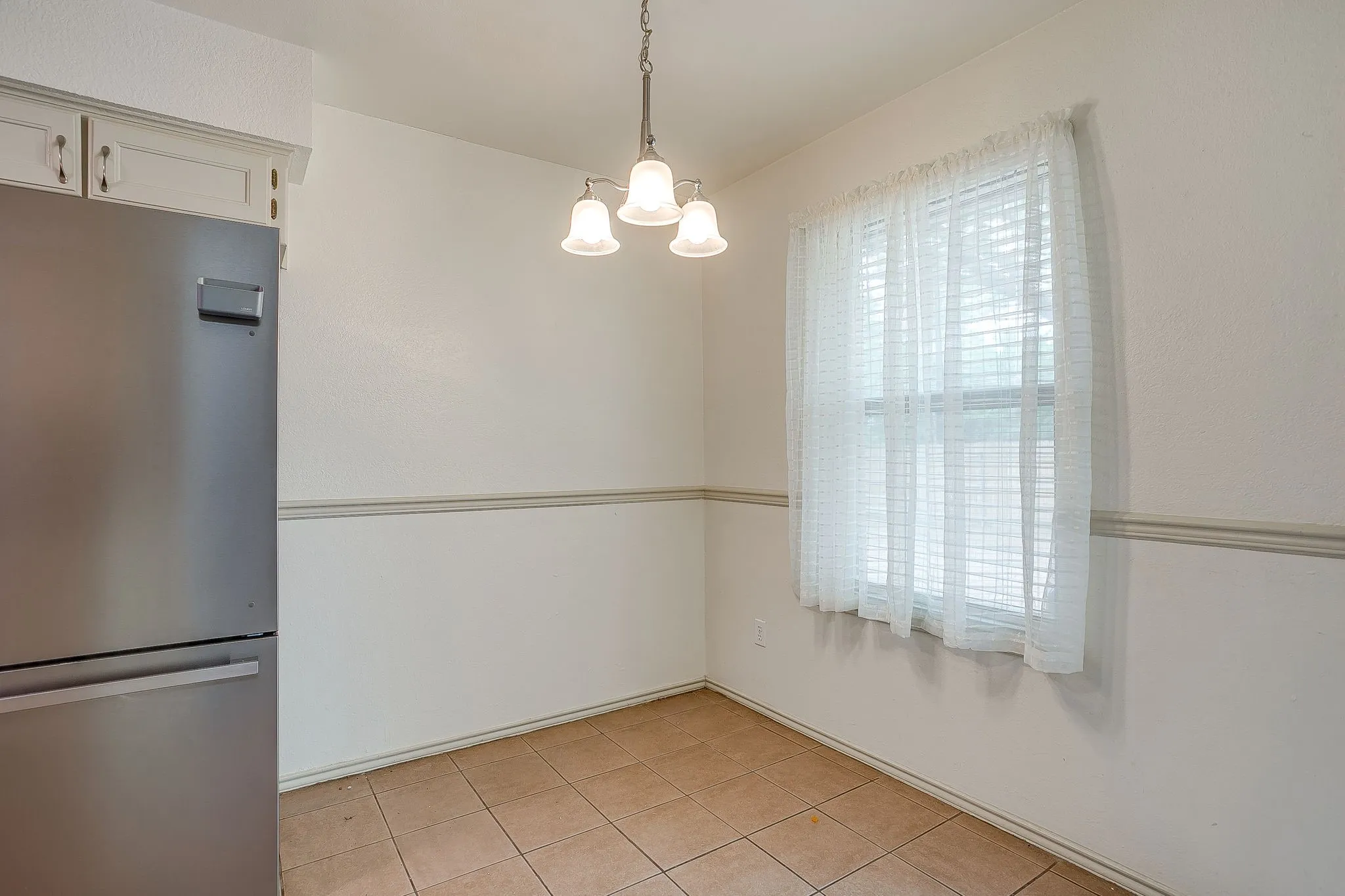 Single Family Residence For Rent in Tarrant County , 2610 N Casa Blanca Court, Arlington, Texas 76015, 3 Bedroom, 2 Bathroom, 2 Garage spaces, 1,318 Sqft, built in 1982, mls#21381836, Real Estate Agent in Arlington, Homes For Rent in Tarrant county, Homes For Rent in Arlington, Realtor in Arlington Texas, Real Estate Brokerage Independent Realty Texas, Luminita Cordes Realtor