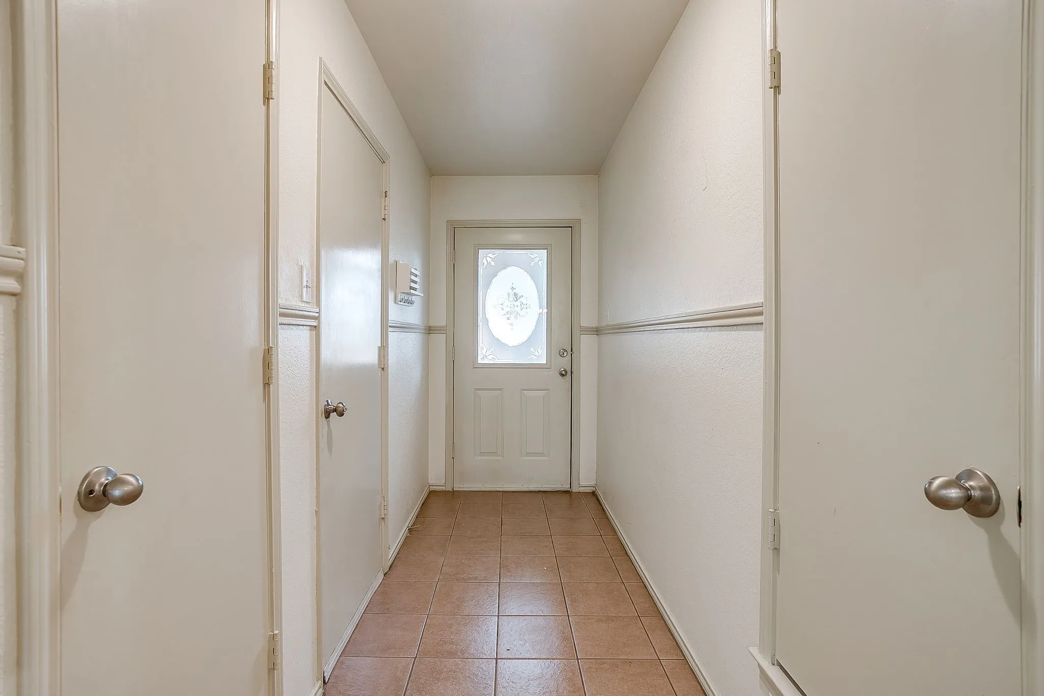 Single Family Residence For Rent in Tarrant County , 2610 N Casa Blanca Court, Arlington, Texas 76015, 3 Bedroom, 2 Bathroom, 2 Garage spaces, 1,318 Sqft, built in 1982, mls#21381836, Real Estate Agent in Arlington, Homes For Rent in Tarrant county, Homes For Rent in Arlington, Realtor in Arlington Texas, Real Estate Brokerage Independent Realty Texas, Luminita Cordes Realtor