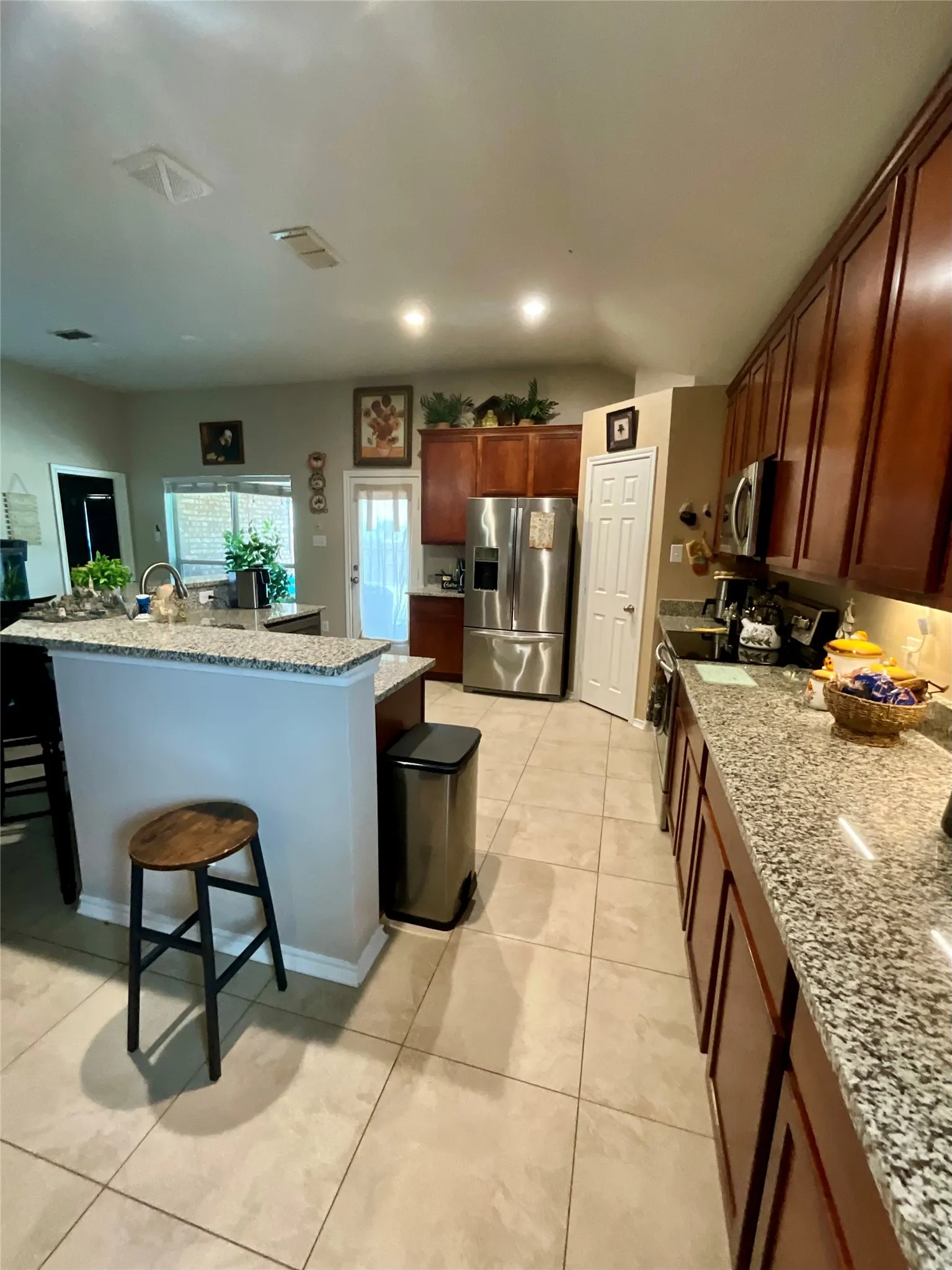 Single Family Residence For Sale in Denton County , 214 Southpeak Lane, Ponder, Texas 76259, 4 Bedroom, 2 Bathroom, 2 Garage spaces, 1,862 Sqft, built in 2004, mls#21378413, Real Estate Agent in Ponder, Homes For Sale in Denton county, Homes For Sale in Ponder, Realtor in Ponder Texas, Real Estate Brokerage Independent Realty Texas, Luminita Cordes Realtor