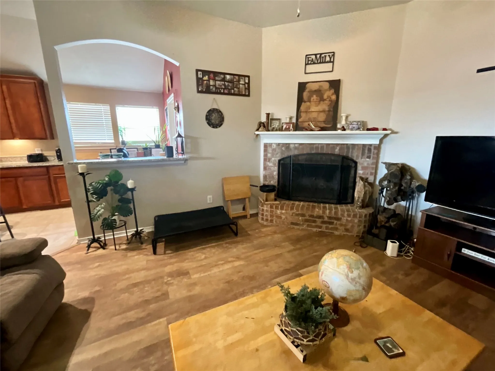 Single Family Residence For Sale in Denton County , 214 Southpeak Lane, Ponder, Texas 76259, 4 Bedroom, 2 Bathroom, 2 Garage spaces, 1,862 Sqft, built in 2004, mls#21378413, Real Estate Agent in Ponder, Homes For Sale in Denton county, Homes For Sale in Ponder, Realtor in Ponder Texas, Real Estate Brokerage Independent Realty Texas, Luminita Cordes Realtor