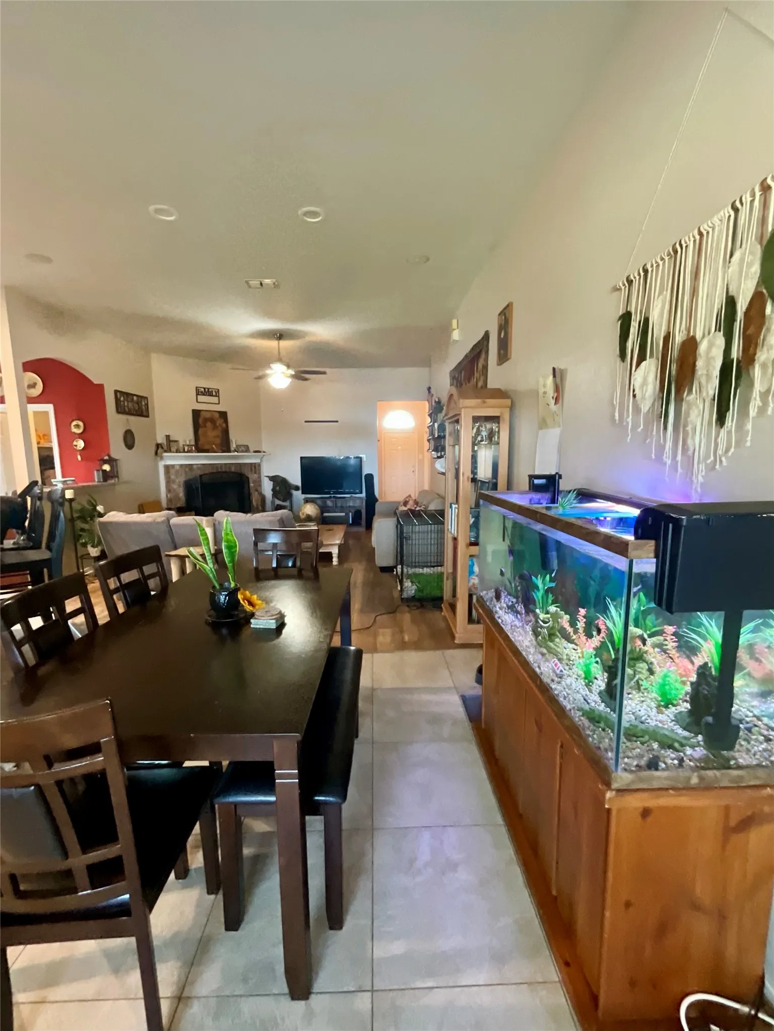 Single Family Residence For Sale in Denton County , 214 Southpeak Lane, Ponder, Texas 76259, 4 Bedroom, 2 Bathroom, 2 Garage spaces, 1,862 Sqft, built in 2004, mls#21378413, Real Estate Agent in Ponder, Homes For Sale in Denton county, Homes For Sale in Ponder, Realtor in Ponder Texas, Real Estate Brokerage Independent Realty Texas, Luminita Cordes Realtor
