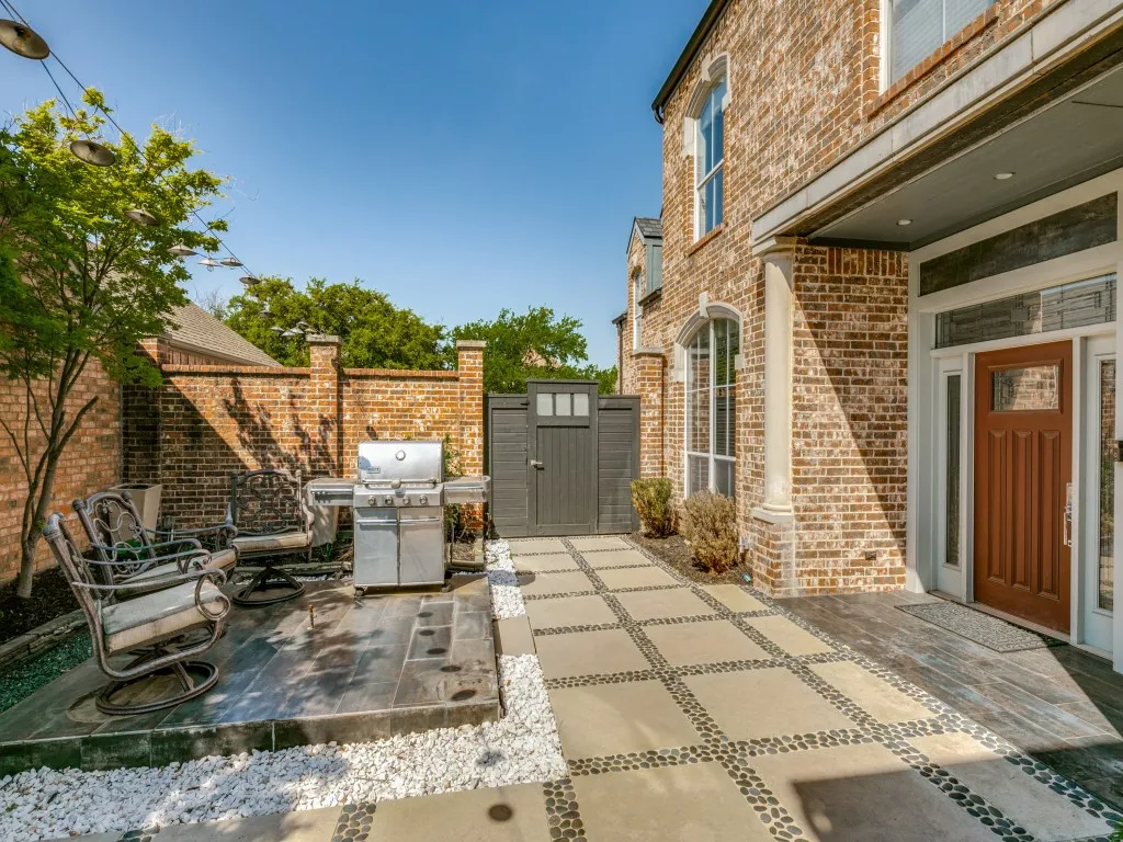 Single Family Residence For Rent in Denton County , 2816 Prestonwood Drive, Plano, Texas 75093, 3 Bedroom, 3 Bathroom, 2 Garage spaces, 3,691 Sqft, built in 1998, mls#21371108, Real Estate Agent in Plano, Homes For Rent in Denton county, Homes For Rent in Plano, Realtor in Plano Texas, Real Estate Brokerage Independent Realty Texas, Luminita Cordes Realtor