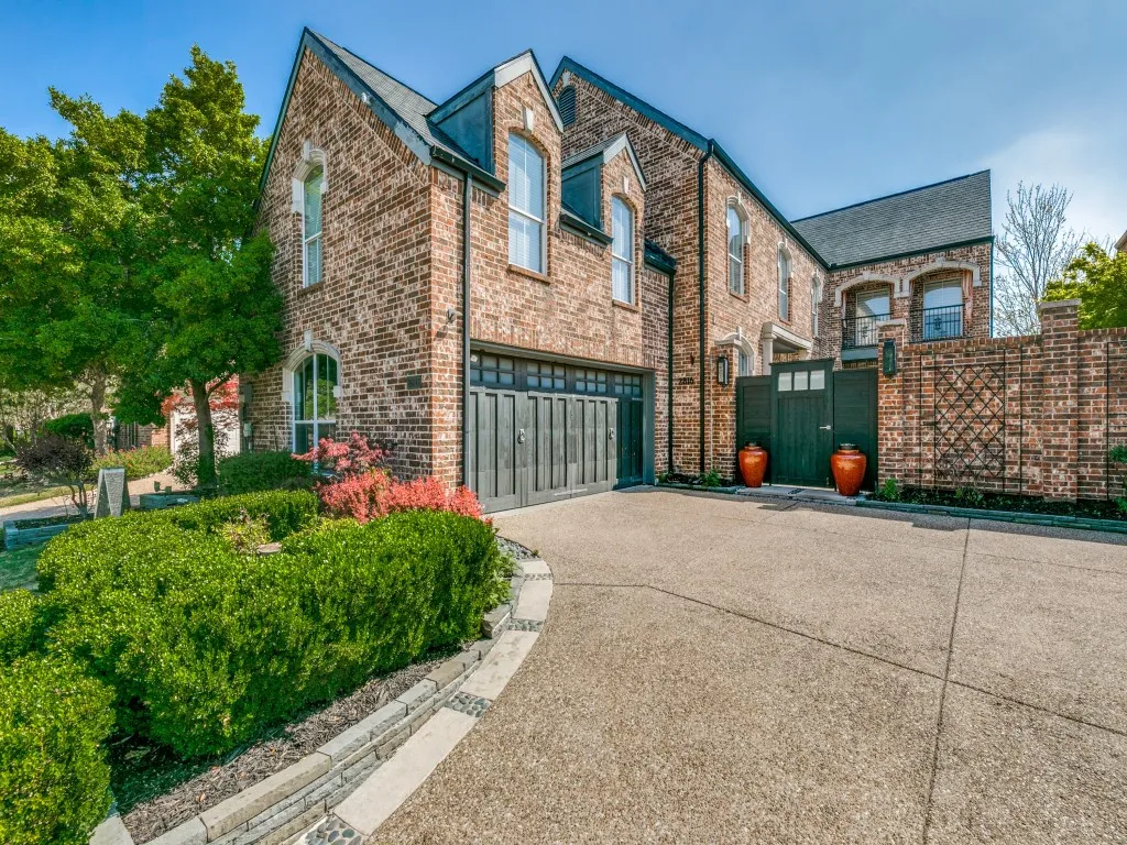 Single Family Residence For Rent in Denton County , 2816 Prestonwood Drive, Plano, Texas 75093, 3 Bedroom, 3 Bathroom, 2 Garage spaces, 3,691 Sqft, built in 1998, mls#21371108, Real Estate Agent in Plano, Homes For Rent in Denton county, Homes For Rent in Plano, Realtor in Plano Texas, Real Estate Brokerage Independent Realty Texas, Luminita Cordes Realtor