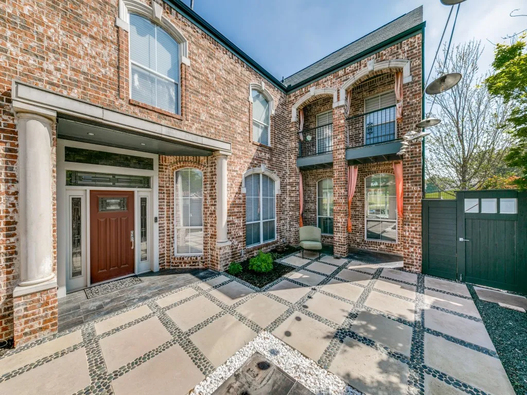 Single Family Residence For Rent in Denton County , 2816 Prestonwood Drive, Plano, Texas 75093, 3 Bedroom, 3 Bathroom, 2 Garage spaces, 3,691 Sqft, built in 1998, mls#21371108, Real Estate Agent in Plano, Homes For Rent in Denton county, Homes For Rent in Plano, Realtor in Plano Texas, Real Estate Brokerage Independent Realty Texas, Luminita Cordes Realtor