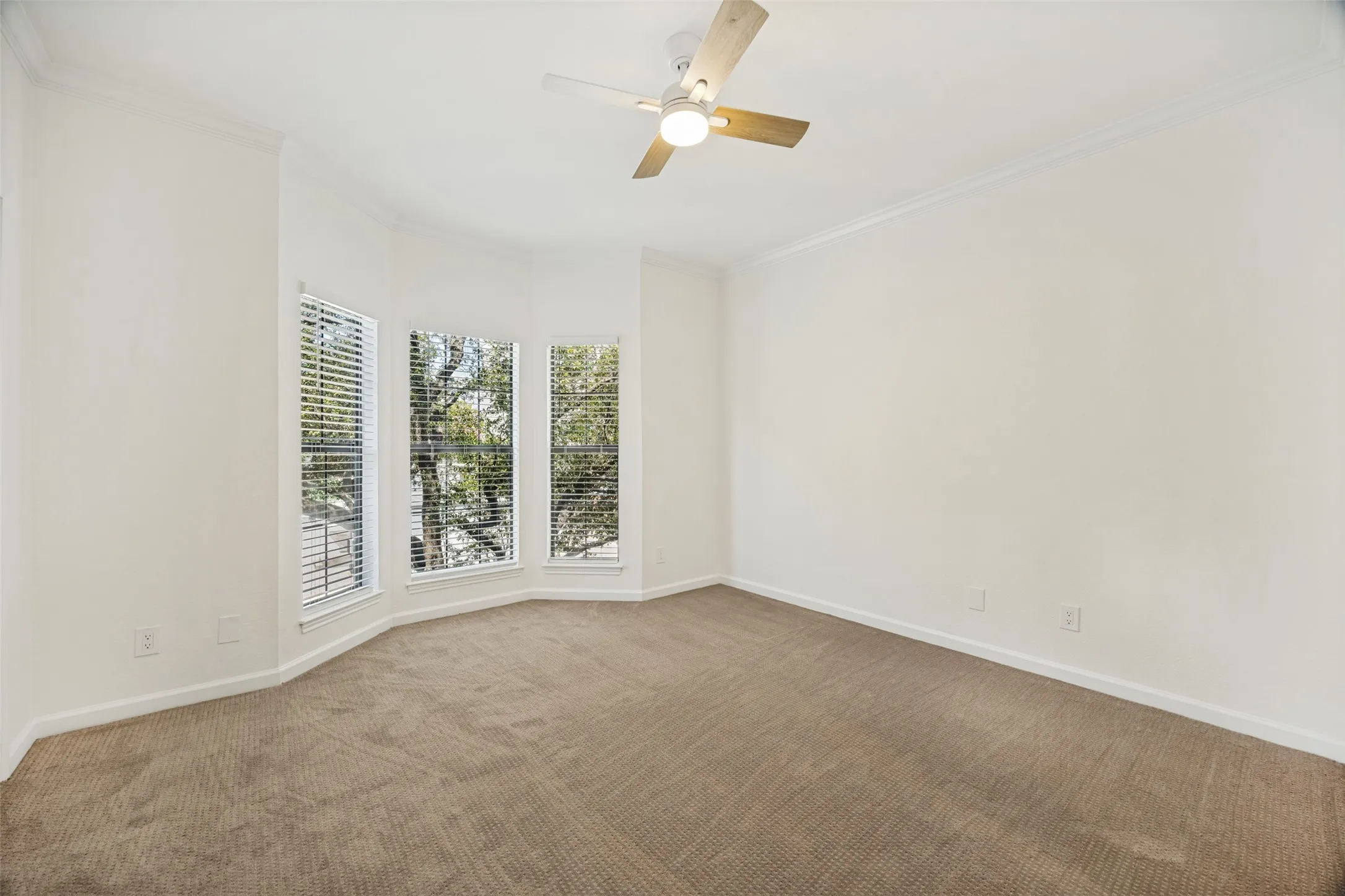 Condominium For Sale in Dallas County , 8610 Turtle Creek Boulevard #212, Dallas, Texas 75225, 2 Bedroom, 2 Bathroom, 2 Garage spaces, 1,315 Sqft, built in 1984, mls#21381271, Real Estate Agent in Dallas, Homes For Sale in Dallas county, Homes For Sale in Dallas, Realtor in Dallas Texas, Real Estate Brokerage Independent Realty Texas, Luminita Cordes Realtor