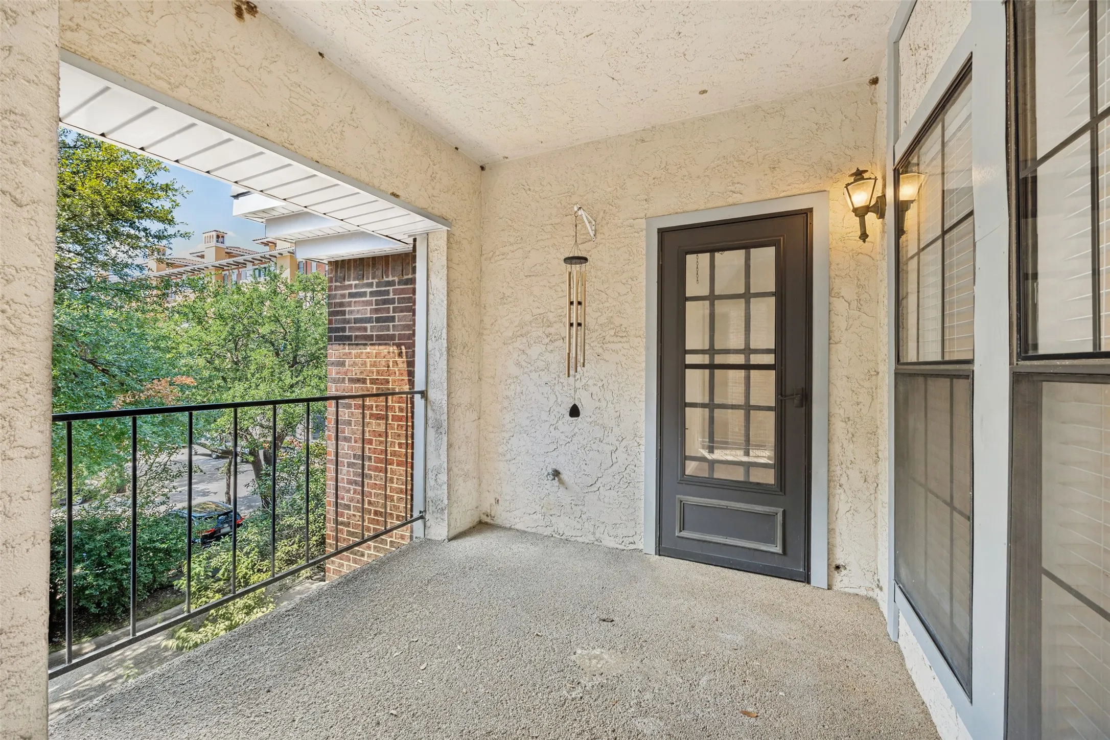 Condominium For Sale in Dallas County , 8610 Turtle Creek Boulevard #212, Dallas, Texas 75225, 2 Bedroom, 2 Bathroom, 2 Garage spaces, 1,315 Sqft, built in 1984, mls#21381271, Real Estate Agent in Dallas, Homes For Sale in Dallas county, Homes For Sale in Dallas, Realtor in Dallas Texas, Real Estate Brokerage Independent Realty Texas, Luminita Cordes Realtor