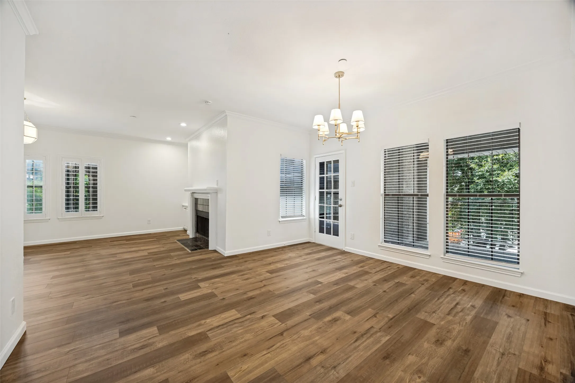 Condominium For Sale in Dallas County , 8610 Turtle Creek Boulevard #212, Dallas, Texas 75225, 2 Bedroom, 2 Bathroom, 2 Garage spaces, 1,315 Sqft, built in 1984, mls#21381271, Real Estate Agent in Dallas, Homes For Sale in Dallas county, Homes For Sale in Dallas, Realtor in Dallas Texas, Real Estate Brokerage Independent Realty Texas, Luminita Cordes Realtor