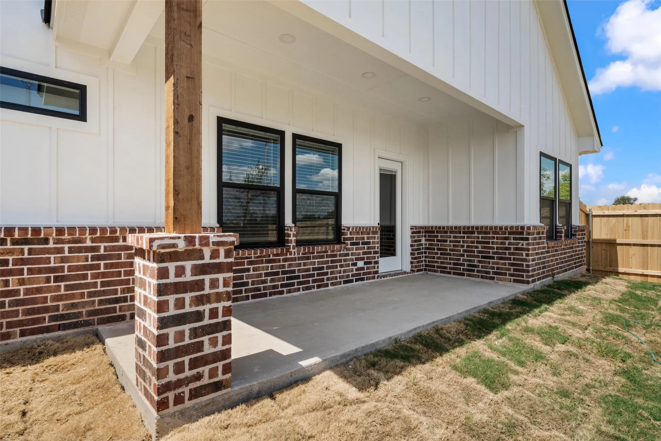 Single Family Residence For Sale in Mc Lennan County , 300 Johnson Street, Mc Gregor, Texas 76657, 3 Bedroom, 2 Bathroom, 1 Garage spaces, 1,466 Sqft, built in 2026, mls#21381862, Real Estate Agent in Mc Gregor, Homes For Sale in Mc Lennan county, Homes For Sale in Mc Gregor, Realtor in Mc Gregor Texas, Real Estate Brokerage Independent Realty Texas, Luminita Cordes Realtor