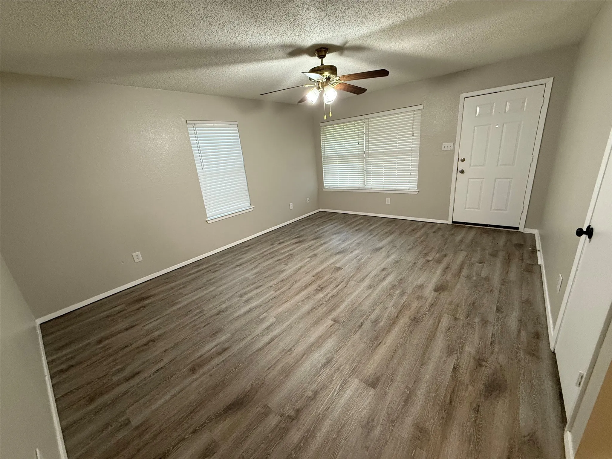 Duplex For Rent in Johnson County , 516 Highpoint Drive A, Godley, Texas 76044, 2 Bedroom, 1 Bathroom, 1 Garage spaces, 1,001 Sqft, built in 1986, mls#21381861, Real Estate Agent in Godley, Homes For Rent in Johnson county, Homes For Rent in Godley, Realtor in Godley Texas, Real Estate Brokerage Independent Realty Texas, Luminita Cordes Realtor