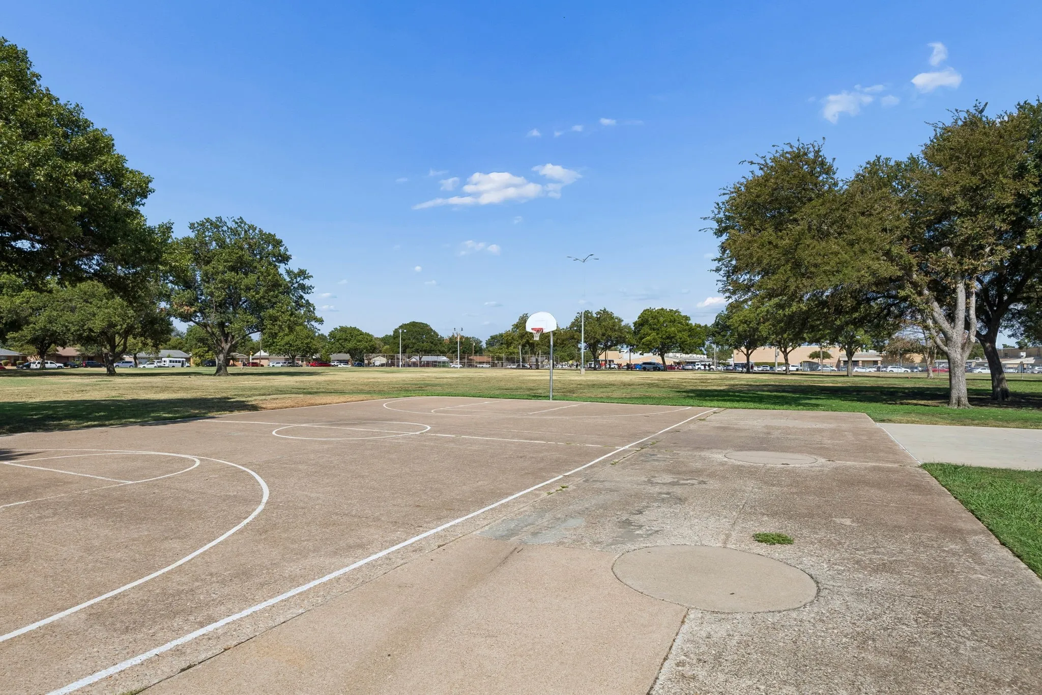 Single Family Residence For Sale in Dallas County , 1513 Meadow Way, Garland, Texas 75042, 3 Bedroom, 2 Bathroom, 1 Garage spaces, 1,586 Sqft, built in 1968, mls#21377841, Real Estate Agent in Garland, Homes For Sale in Dallas county, Homes For Sale in Garland, Realtor in Garland Texas, Real Estate Brokerage Independent Realty Texas, Luminita Cordes Realtor