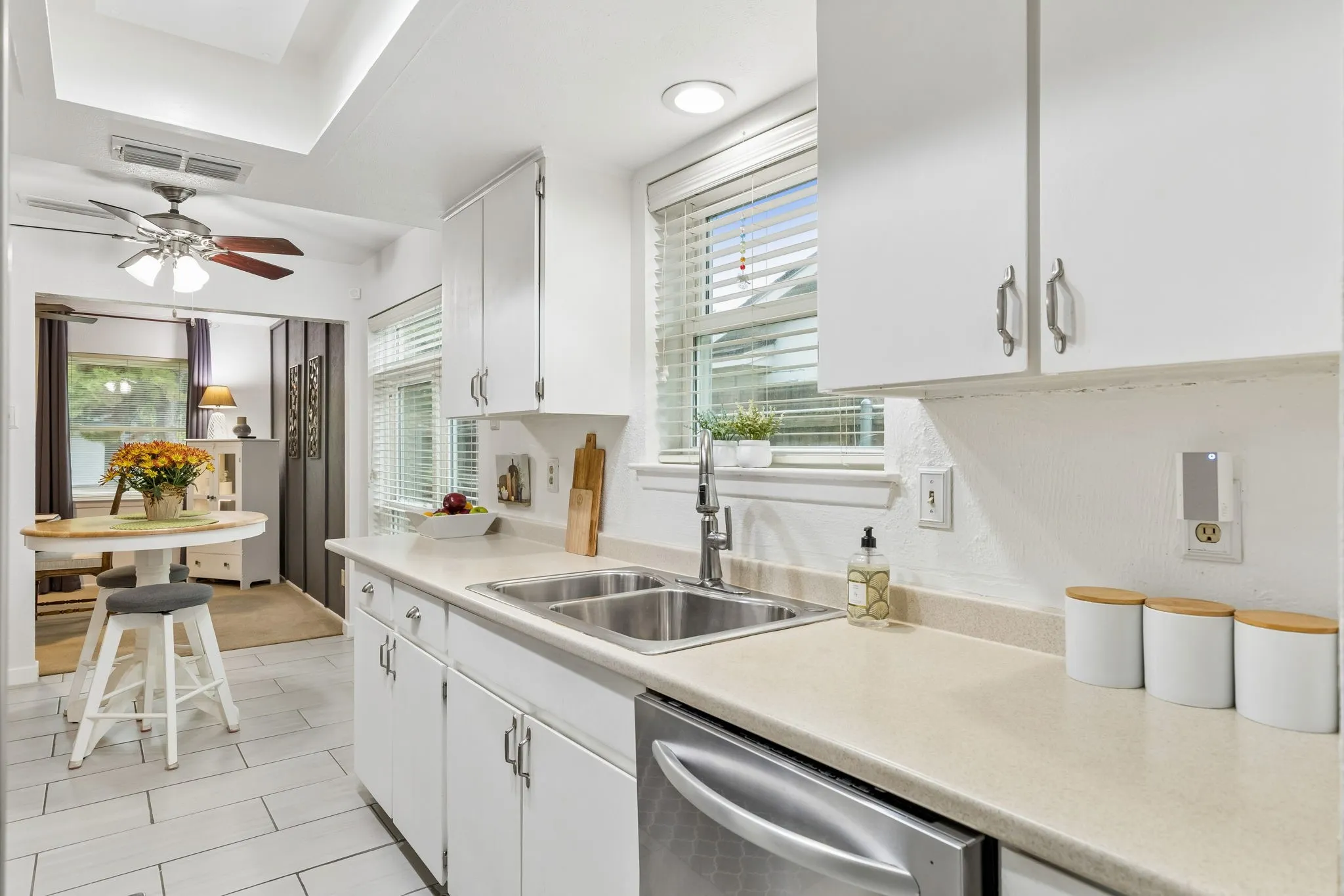 Single Family Residence For Sale in Dallas County , 1513 Meadow Way, Garland, Texas 75042, 3 Bedroom, 2 Bathroom, 1 Garage spaces, 1,586 Sqft, built in 1968, mls#21377841, Real Estate Agent in Garland, Homes For Sale in Dallas county, Homes For Sale in Garland, Realtor in Garland Texas, Real Estate Brokerage Independent Realty Texas, Luminita Cordes Realtor