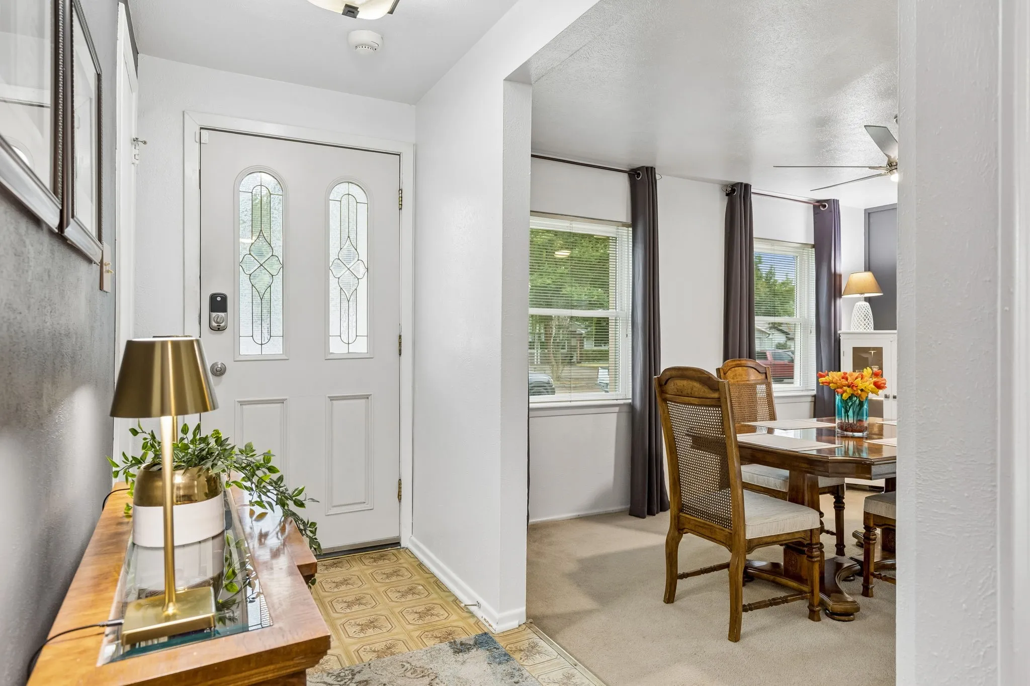 Single Family Residence For Sale in Dallas County , 1513 Meadow Way, Garland, Texas 75042, 3 Bedroom, 2 Bathroom, 1 Garage spaces, 1,586 Sqft, built in 1968, mls#21377841, Real Estate Agent in Garland, Homes For Sale in Dallas county, Homes For Sale in Garland, Realtor in Garland Texas, Real Estate Brokerage Independent Realty Texas, Luminita Cordes Realtor