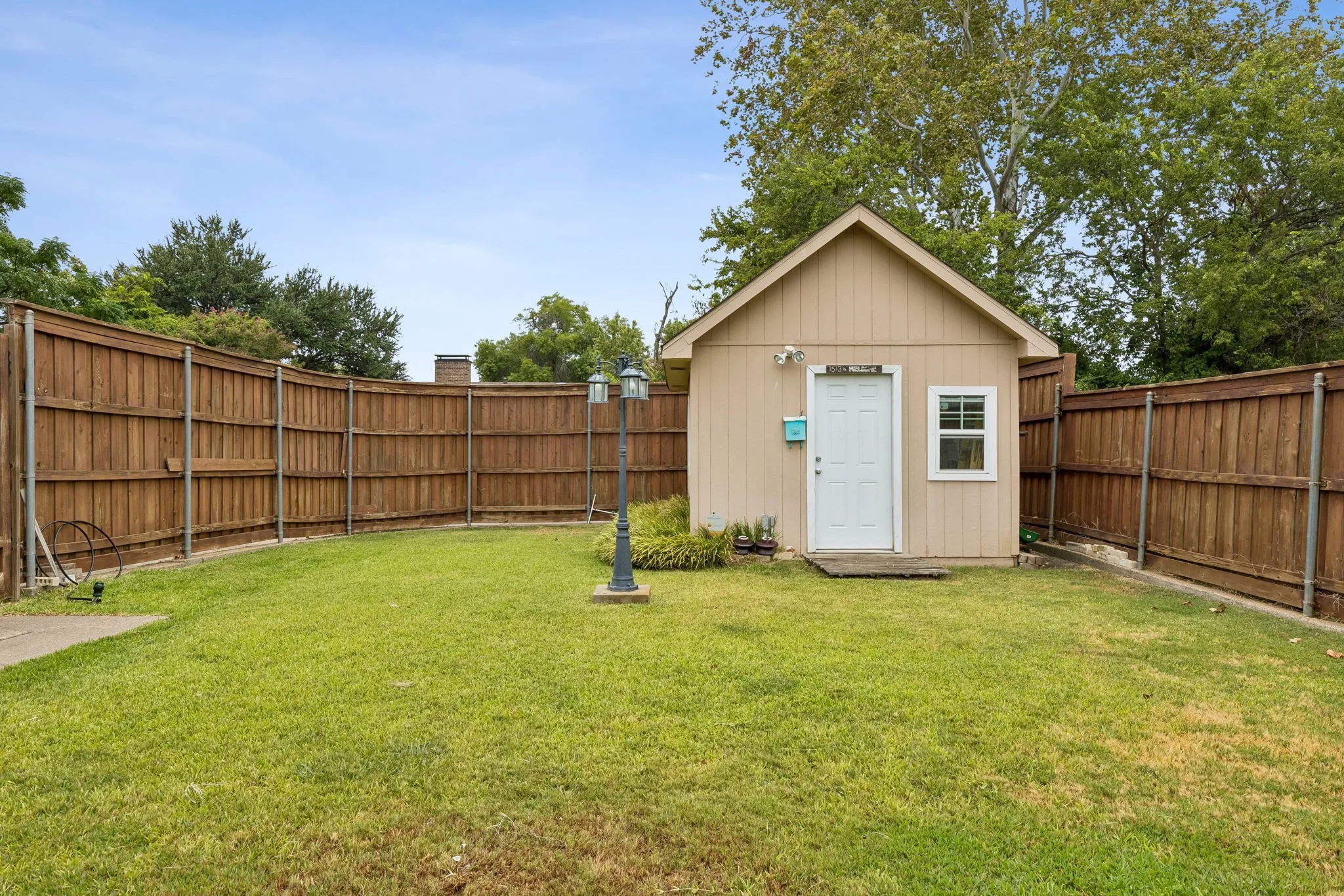 Single Family Residence For Sale in Dallas County , 1513 Meadow Way, Garland, Texas 75042, 3 Bedroom, 2 Bathroom, 1 Garage spaces, 1,586 Sqft, built in 1968, mls#21377841, Real Estate Agent in Garland, Homes For Sale in Dallas county, Homes For Sale in Garland, Realtor in Garland Texas, Real Estate Brokerage Independent Realty Texas, Luminita Cordes Realtor