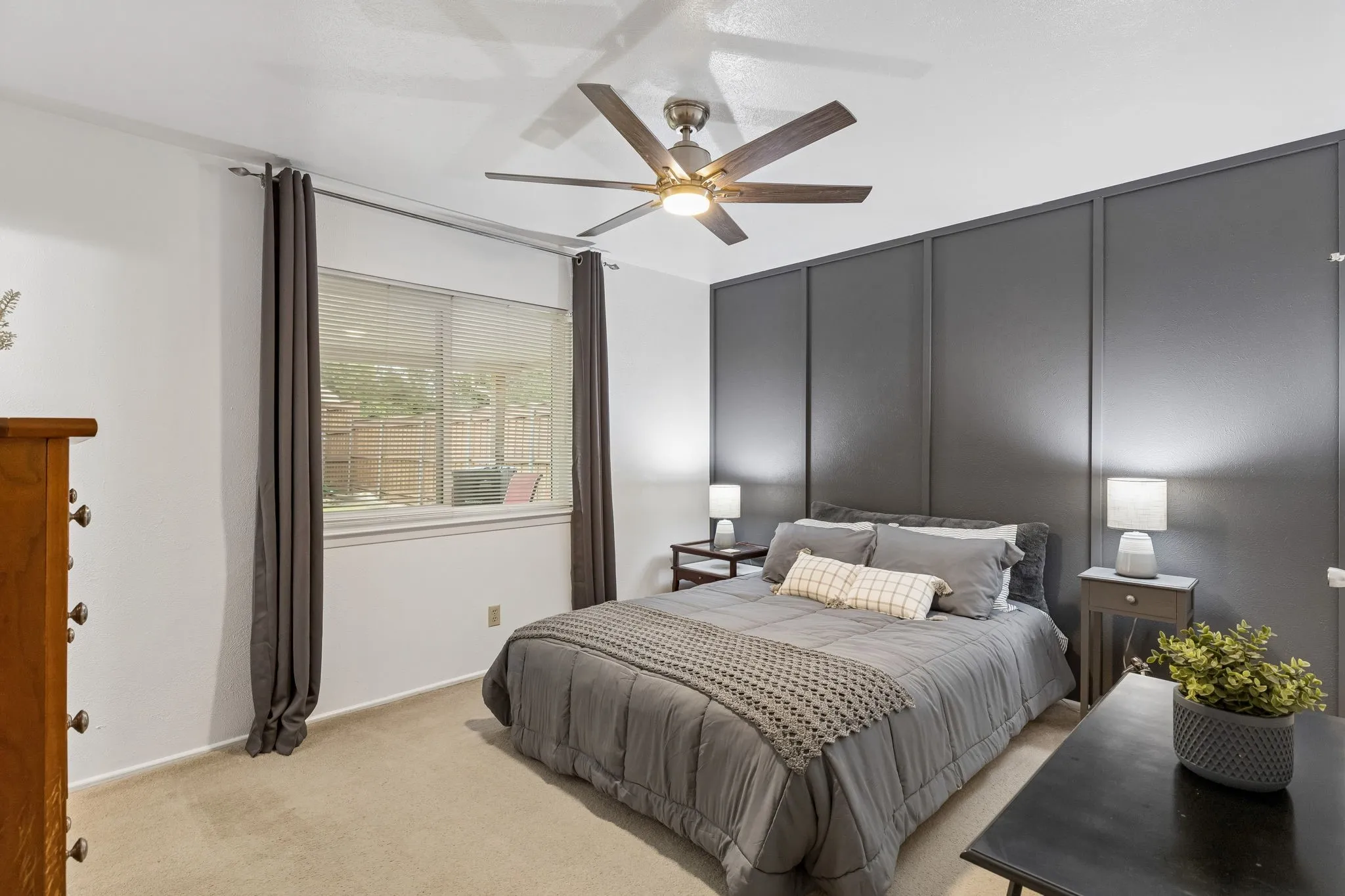 Single Family Residence For Sale in Dallas County , 1513 Meadow Way, Garland, Texas 75042, 3 Bedroom, 2 Bathroom, 1 Garage spaces, 1,586 Sqft, built in 1968, mls#21377841, Real Estate Agent in Garland, Homes For Sale in Dallas county, Homes For Sale in Garland, Realtor in Garland Texas, Real Estate Brokerage Independent Realty Texas, Luminita Cordes Realtor