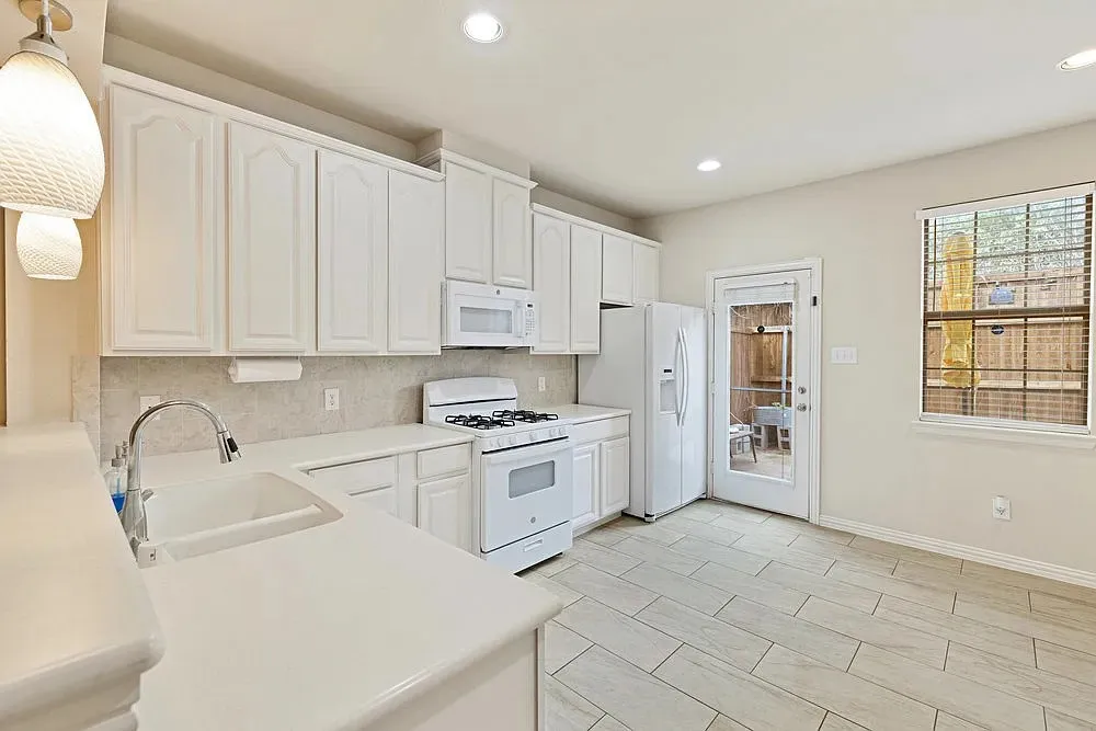 Townhouse For Rent in Collin County , 7913 Hannah Street, Plano, Texas 75025, 3 Bedroom, 3 Bathroom, 2 Garage spaces, 1,812 Sqft, built in 2007, mls#21380497, Real Estate Agent in Plano, Homes For Rent in Collin county, Homes For Rent in Plano, Realtor in Plano Texas, Real Estate Brokerage Independent Realty Texas, Luminita Cordes Realtor