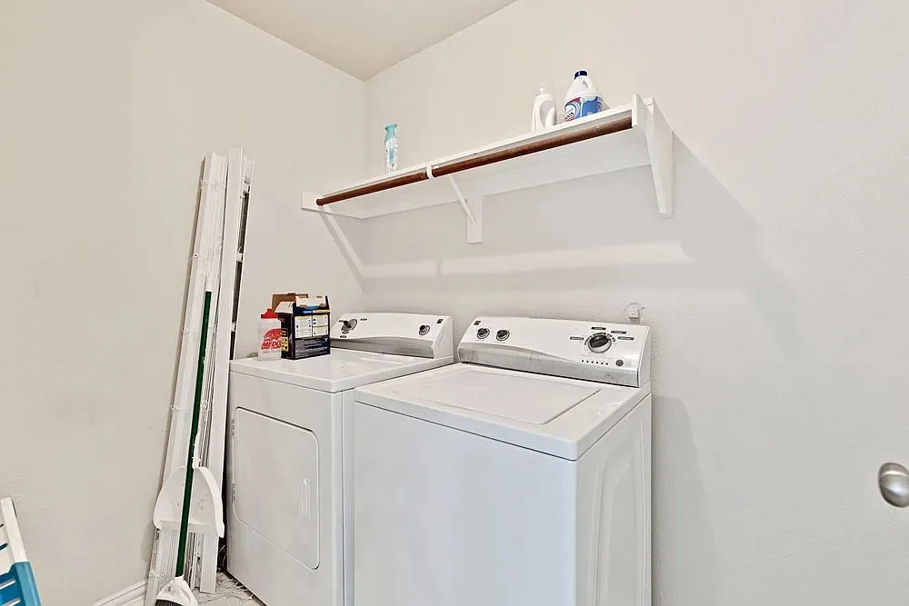 Townhouse For Rent in Collin County , 7913 Hannah Street, Plano, Texas 75025, 3 Bedroom, 3 Bathroom, 2 Garage spaces, 1,812 Sqft, built in 2007, mls#21380497, Real Estate Agent in Plano, Homes For Rent in Collin county, Homes For Rent in Plano, Realtor in Plano Texas, Real Estate Brokerage Independent Realty Texas, Luminita Cordes Realtor