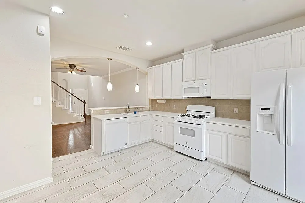Townhouse For Rent in Collin County , 7913 Hannah Street, Plano, Texas 75025, 3 Bedroom, 3 Bathroom, 2 Garage spaces, 1,812 Sqft, built in 2007, mls#21380497, Real Estate Agent in Plano, Homes For Rent in Collin county, Homes For Rent in Plano, Realtor in Plano Texas, Real Estate Brokerage Independent Realty Texas, Luminita Cordes Realtor