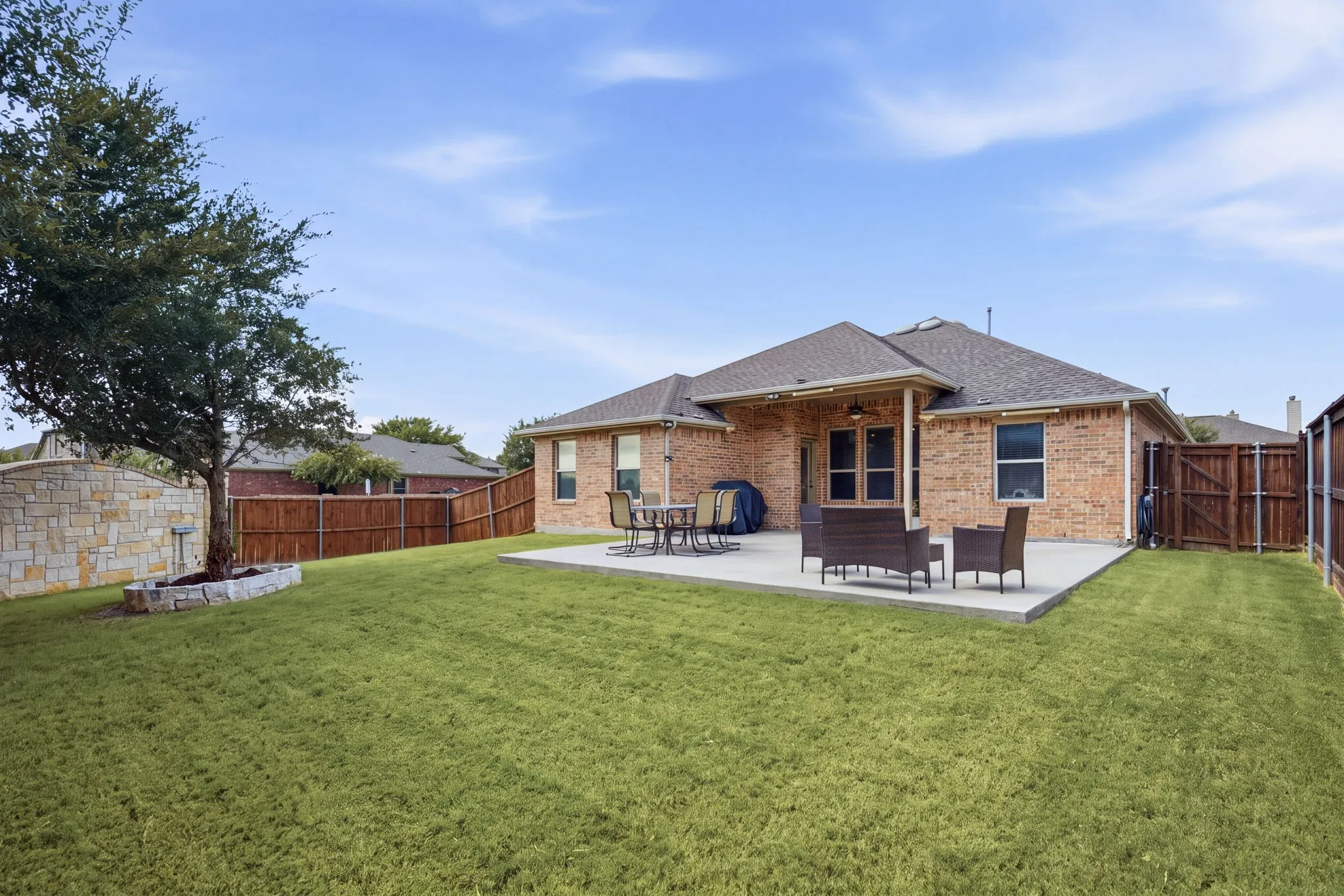 Single Family Residence For Sale in Collin County , 900 Park Meadow Lane, Mc Kinney, Texas 75071, 3 Bedroom, 2 Bathroom, 2 Garage spaces, 1,844 Sqft, built in 2014, mls#21380515, Real Estate Agent in Mc Kinney, Homes For Sale in Collin county, Homes For Sale in Mc Kinney, Realtor in Mc Kinney Texas, Real Estate Brokerage Independent Realty Texas, Luminita Cordes Realtor