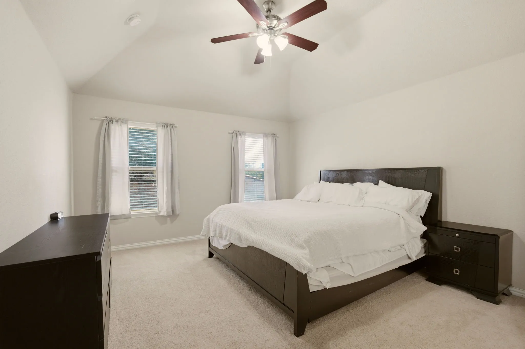 Single Family Residence For Sale in Collin County , 900 Park Meadow Lane, Mc Kinney, Texas 75071, 3 Bedroom, 2 Bathroom, 2 Garage spaces, 1,844 Sqft, built in 2014, mls#21380515, Real Estate Agent in Mc Kinney, Homes For Sale in Collin county, Homes For Sale in Mc Kinney, Realtor in Mc Kinney Texas, Real Estate Brokerage Independent Realty Texas, Luminita Cordes Realtor