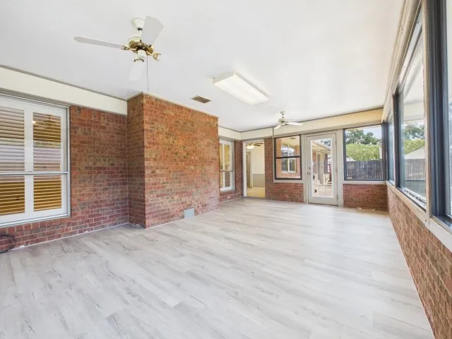 Single Family Residence For Sale in Henderson County , 518 Ridgeway Lane, Chandler, Texas 75758, 3 Bedroom, 3 Bathroom, 2 Garage spaces, 2,457 Sqft, built in 1979, mls#21378093, Real Estate Agent in Chandler, Homes For Sale in Henderson county, Homes For Sale in Chandler, Realtor in Chandler Texas, Real Estate Brokerage Independent Realty Texas, Luminita Cordes Realtor