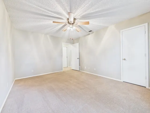 Single Family Residence For Sale in Henderson County , 518 Ridgeway Lane, Chandler, Texas 75758, 3 Bedroom, 3 Bathroom, 2 Garage spaces, 2,457 Sqft, built in 1979, mls#21378093, Real Estate Agent in Chandler, Homes For Sale in Henderson county, Homes For Sale in Chandler, Realtor in Chandler Texas, Real Estate Brokerage Independent Realty Texas, Luminita Cordes Realtor