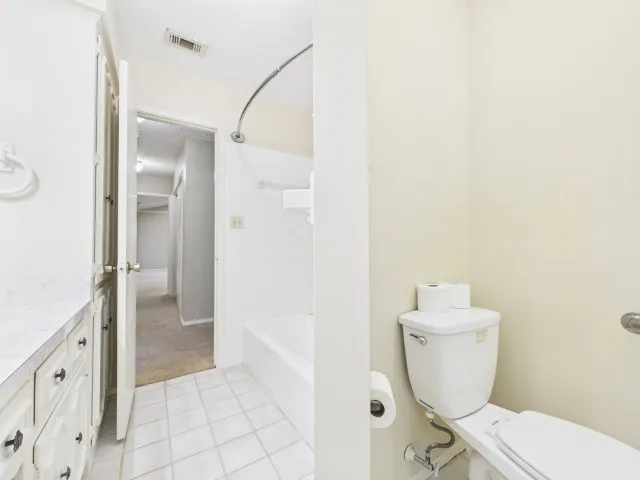 Single Family Residence For Sale in Henderson County , 518 Ridgeway Lane, Chandler, Texas 75758, 3 Bedroom, 3 Bathroom, 2 Garage spaces, 2,457 Sqft, built in 1979, mls#21378093, Real Estate Agent in Chandler, Homes For Sale in Henderson county, Homes For Sale in Chandler, Realtor in Chandler Texas, Real Estate Brokerage Independent Realty Texas, Luminita Cordes Realtor