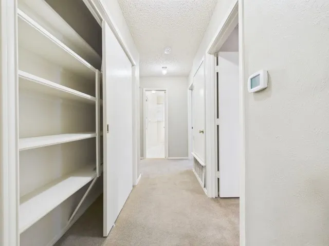 Single Family Residence For Sale in Henderson County , 518 Ridgeway Lane, Chandler, Texas 75758, 3 Bedroom, 3 Bathroom, 2 Garage spaces, 2,457 Sqft, built in 1979, mls#21378093, Real Estate Agent in Chandler, Homes For Sale in Henderson county, Homes For Sale in Chandler, Realtor in Chandler Texas, Real Estate Brokerage Independent Realty Texas, Luminita Cordes Realtor