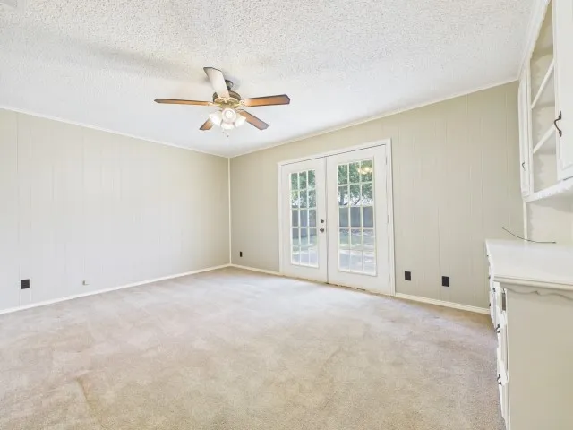 Single Family Residence For Sale in Henderson County , 518 Ridgeway Lane, Chandler, Texas 75758, 3 Bedroom, 3 Bathroom, 2 Garage spaces, 2,457 Sqft, built in 1979, mls#21378093, Real Estate Agent in Chandler, Homes For Sale in Henderson county, Homes For Sale in Chandler, Realtor in Chandler Texas, Real Estate Brokerage Independent Realty Texas, Luminita Cordes Realtor