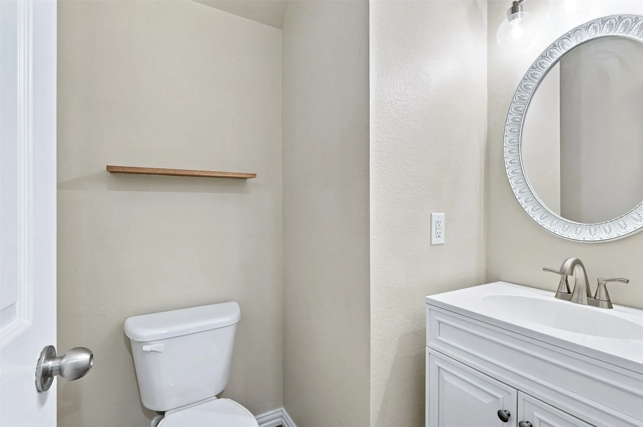 Single Family Residence For Sale in Denton County , 10124 Cedar Lake Drive, Providence Village, Texas 76227, 3 Bedroom, 3 Bathroom, 2 Garage spaces, 2,067 Sqft, built in 2003, mls#21381875, Real Estate Agent in Providence Village, Homes For Sale in Denton county, Homes For Sale in Providence Village, Realtor in Providence Village Texas, Real Estate Brokerage Independent Realty Texas, Luminita Cordes Realtor