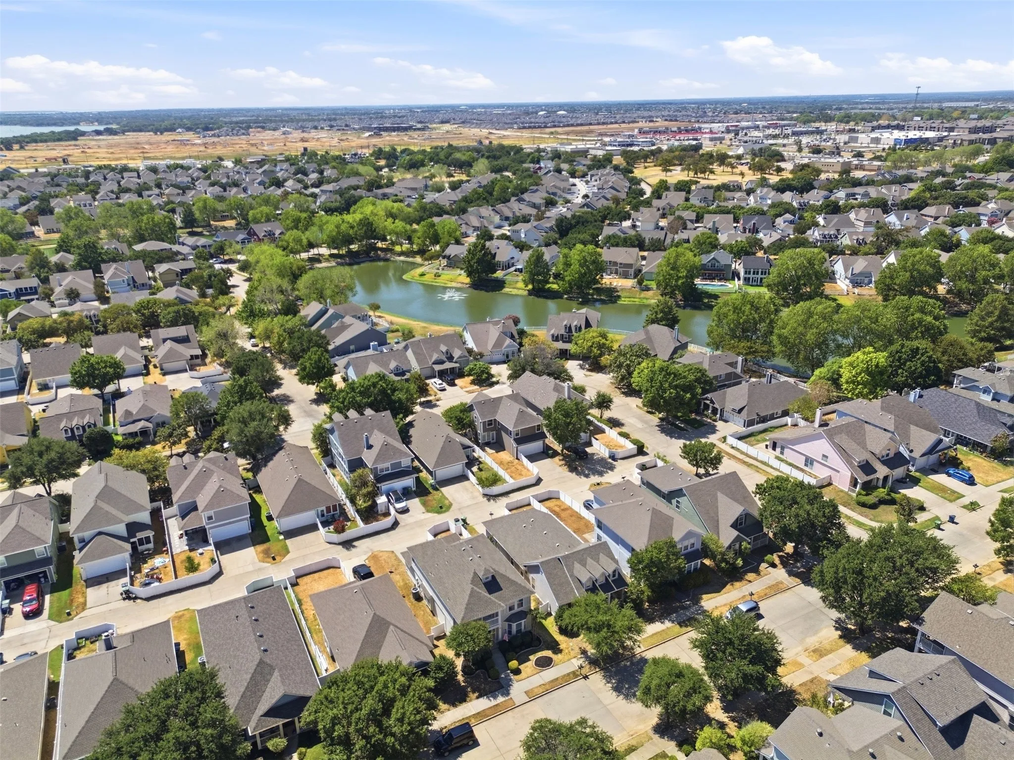 Single Family Residence For Sale in Denton County , 10124 Cedar Lake Drive, Providence Village, Texas 76227, 3 Bedroom, 3 Bathroom, 2 Garage spaces, 2,067 Sqft, built in 2003, mls#21381875, Real Estate Agent in Providence Village, Homes For Sale in Denton county, Homes For Sale in Providence Village, Realtor in Providence Village Texas, Real Estate Brokerage Independent Realty Texas, Luminita Cordes Realtor