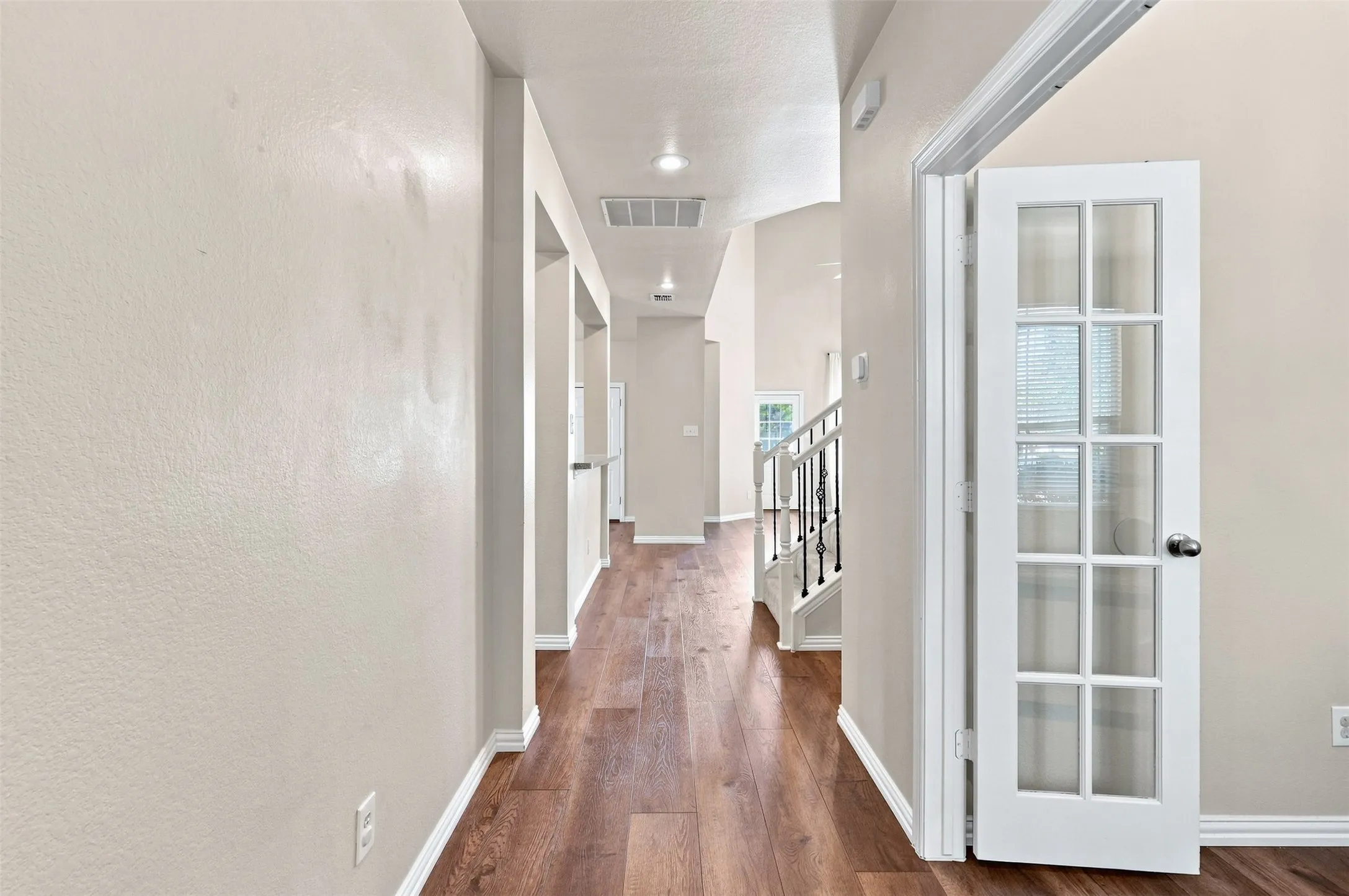 Single Family Residence For Sale in Denton County , 10124 Cedar Lake Drive, Providence Village, Texas 76227, 3 Bedroom, 3 Bathroom, 2 Garage spaces, 2,067 Sqft, built in 2003, mls#21381875, Real Estate Agent in Providence Village, Homes For Sale in Denton county, Homes For Sale in Providence Village, Realtor in Providence Village Texas, Real Estate Brokerage Independent Realty Texas, Luminita Cordes Realtor