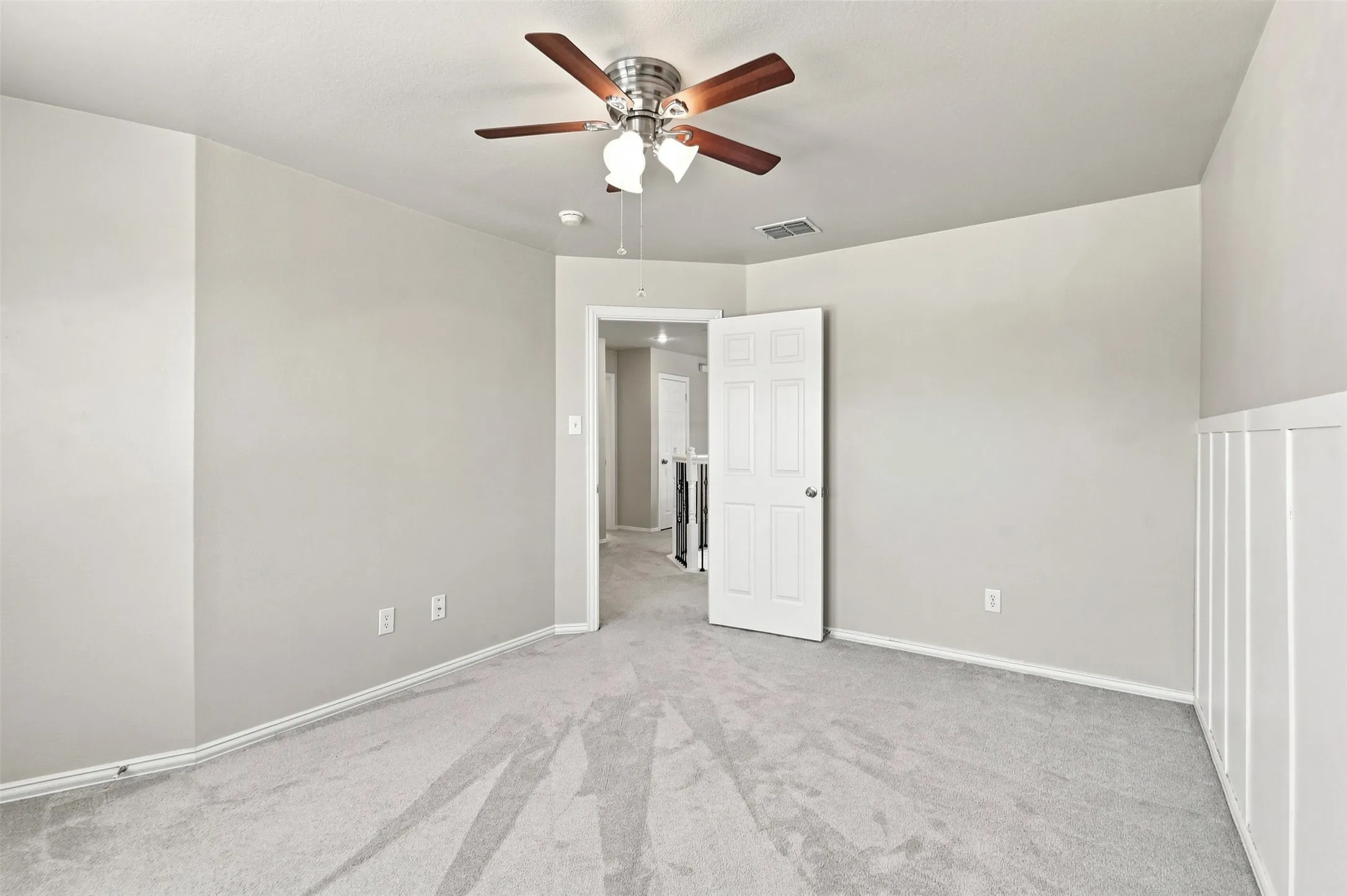 Single Family Residence For Sale in Denton County , 10124 Cedar Lake Drive, Providence Village, Texas 76227, 3 Bedroom, 3 Bathroom, 2 Garage spaces, 2,067 Sqft, built in 2003, mls#21381875, Real Estate Agent in Providence Village, Homes For Sale in Denton county, Homes For Sale in Providence Village, Realtor in Providence Village Texas, Real Estate Brokerage Independent Realty Texas, Luminita Cordes Realtor