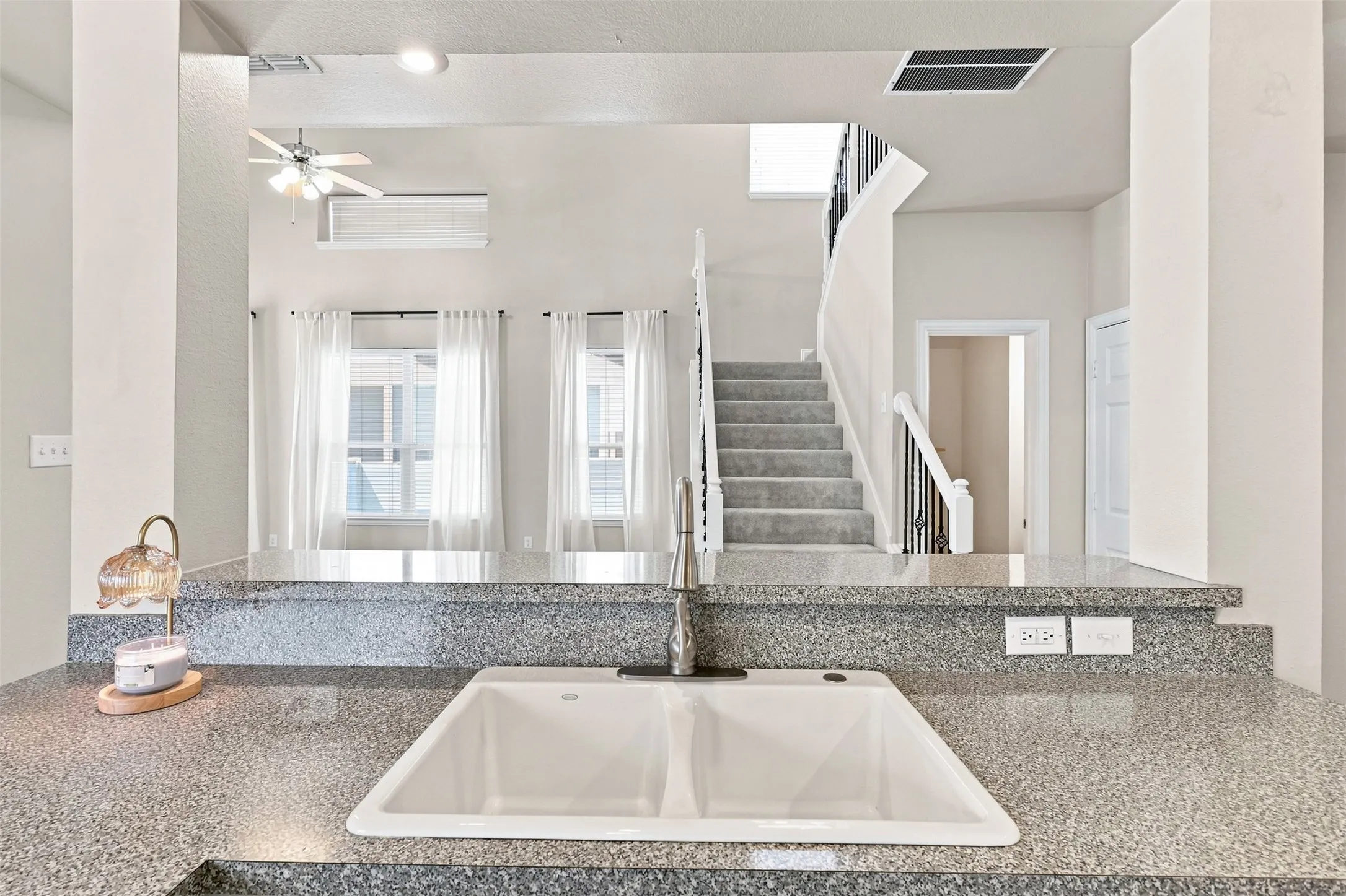 Single Family Residence For Sale in Denton County , 10124 Cedar Lake Drive, Providence Village, Texas 76227, 3 Bedroom, 3 Bathroom, 2 Garage spaces, 2,067 Sqft, built in 2003, mls#21381875, Real Estate Agent in Providence Village, Homes For Sale in Denton county, Homes For Sale in Providence Village, Realtor in Providence Village Texas, Real Estate Brokerage Independent Realty Texas, Luminita Cordes Realtor