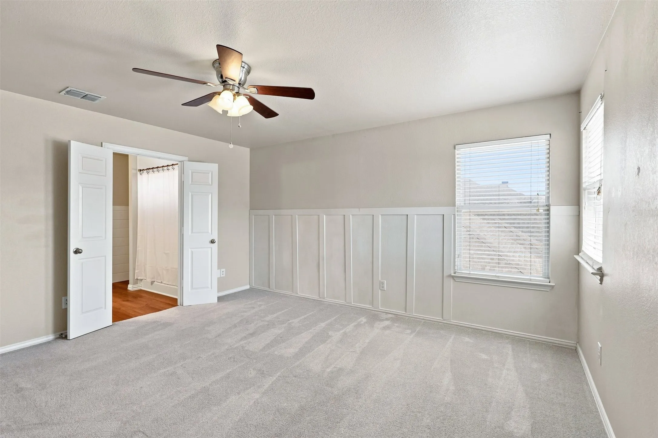 Single Family Residence For Sale in Denton County , 10124 Cedar Lake Drive, Providence Village, Texas 76227, 3 Bedroom, 3 Bathroom, 2 Garage spaces, 2,067 Sqft, built in 2003, mls#21381875, Real Estate Agent in Providence Village, Homes For Sale in Denton county, Homes For Sale in Providence Village, Realtor in Providence Village Texas, Real Estate Brokerage Independent Realty Texas, Luminita Cordes Realtor