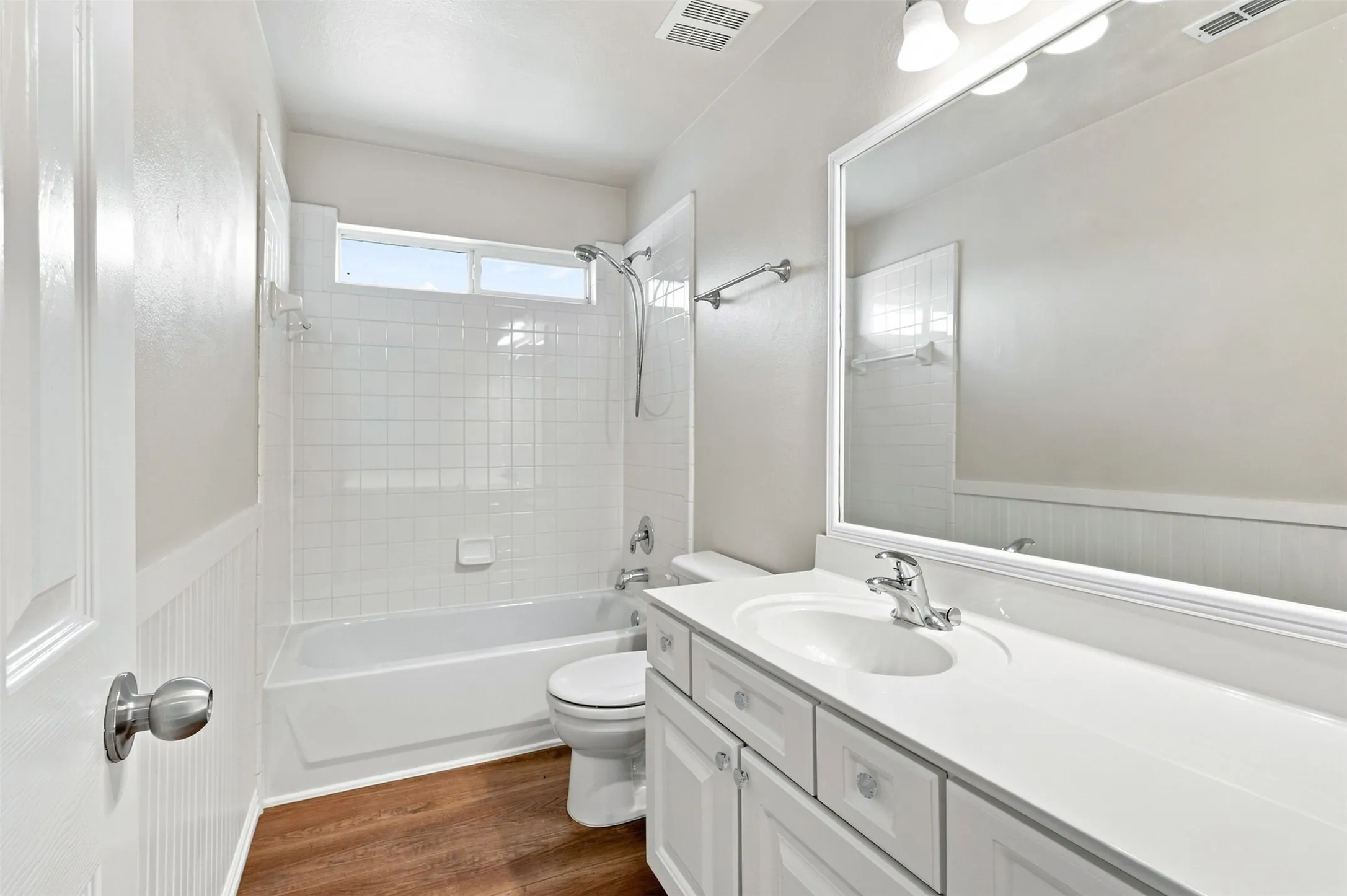 Single Family Residence For Sale in Denton County , 10124 Cedar Lake Drive, Providence Village, Texas 76227, 3 Bedroom, 3 Bathroom, 2 Garage spaces, 2,067 Sqft, built in 2003, mls#21381875, Real Estate Agent in Providence Village, Homes For Sale in Denton county, Homes For Sale in Providence Village, Realtor in Providence Village Texas, Real Estate Brokerage Independent Realty Texas, Luminita Cordes Realtor