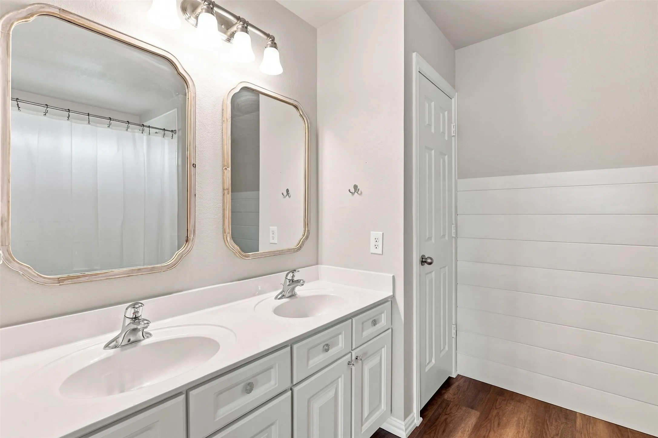 Single Family Residence For Sale in Denton County , 10124 Cedar Lake Drive, Providence Village, Texas 76227, 3 Bedroom, 3 Bathroom, 2 Garage spaces, 2,067 Sqft, built in 2003, mls#21381875, Real Estate Agent in Providence Village, Homes For Sale in Denton county, Homes For Sale in Providence Village, Realtor in Providence Village Texas, Real Estate Brokerage Independent Realty Texas, Luminita Cordes Realtor