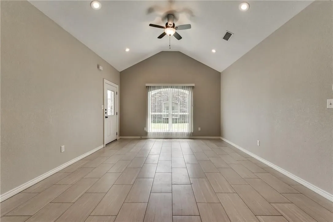 Duplex For Rent in Taylor County , 6035 Jennings Drive 6037, Abilene, Texas 79606, 3 Bedroom, 2 Bathroom, 2 Garage spaces, 3,052 Sqft, built in 2017, mls#21381877, Real Estate Agent in Abilene, Homes For Rent in Taylor county, Homes For Rent in Abilene, Realtor in Abilene Texas, Real Estate Brokerage Independent Realty Texas, Luminita Cordes Realtor