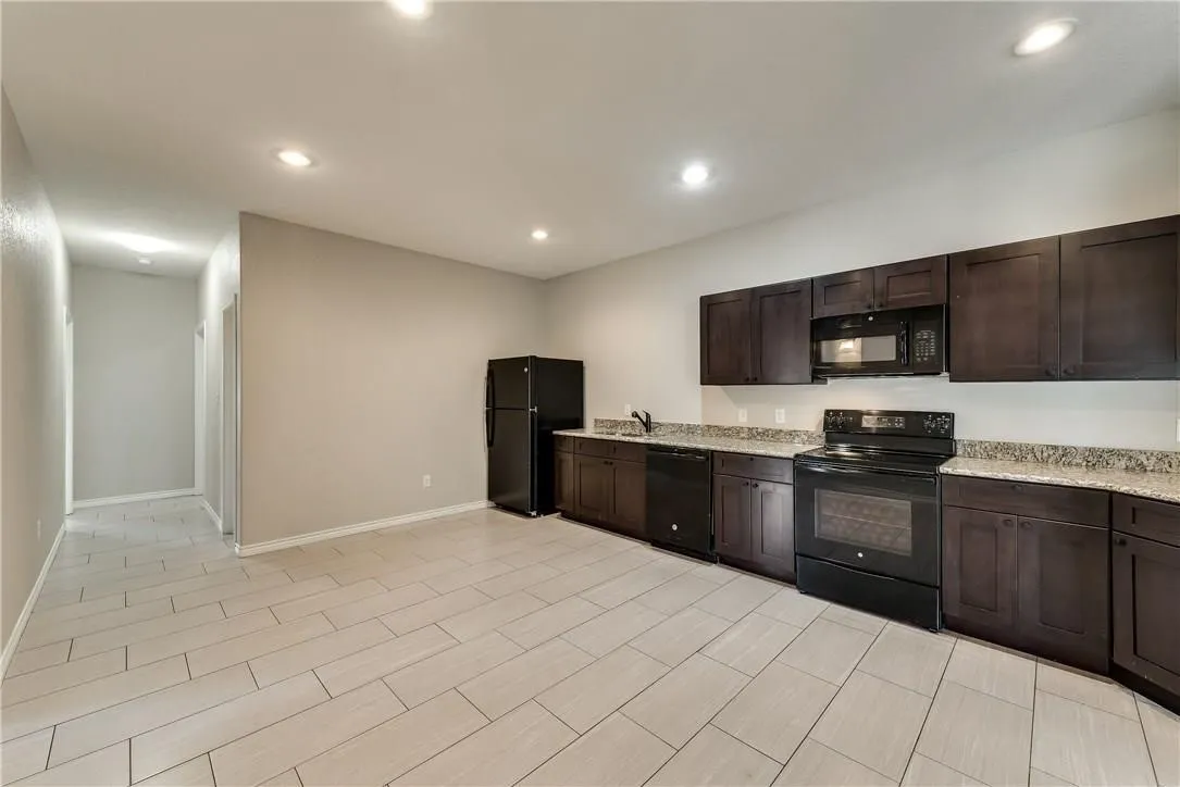 Duplex For Rent in Taylor County , 6035 Jennings Drive 6037, Abilene, Texas 79606, 3 Bedroom, 2 Bathroom, 2 Garage spaces, 3,052 Sqft, built in 2017, mls#21381877, Real Estate Agent in Abilene, Homes For Rent in Taylor county, Homes For Rent in Abilene, Realtor in Abilene Texas, Real Estate Brokerage Independent Realty Texas, Luminita Cordes Realtor