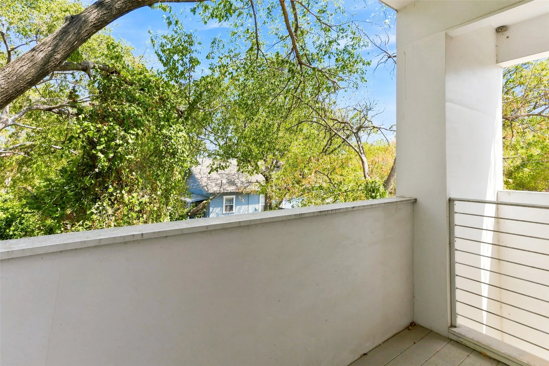 Single Family Residence For Sale in Tarrant County , 1009 Greer Street, Fort Worth, Texas 76102, 2 Bedroom, 2 Bathroom, Garage spaces, 1,500 Sqft, built in 1923, mls#21381879, Real Estate Agent in Fort Worth, Homes For Sale in Tarrant county, Homes For Sale in Fort Worth, Realtor in Fort Worth Texas, Real Estate Brokerage Independent Realty Texas, Luminita Cordes Realtor