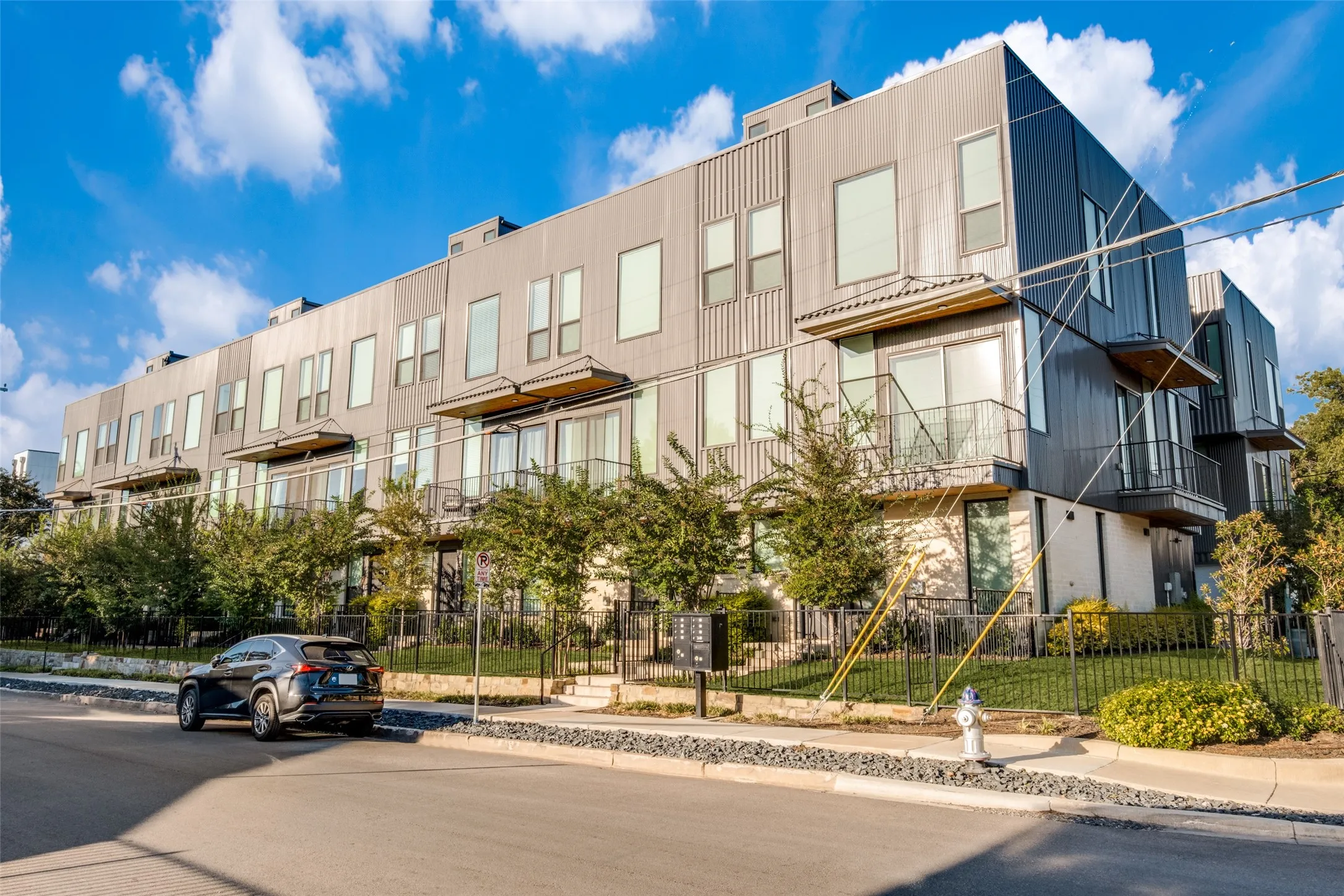 Condominium For Rent in Dallas County , 1932 Cuyler Court, Dallas, Texas 75204, 2 Bedroom, 3 Bathroom, 2 Garage spaces, 1,746 Sqft, built in 2023, mls#21381823, Real Estate Agent in Dallas, Homes For Rent in Dallas county, Homes For Rent in Dallas, Realtor in Dallas Texas, Real Estate Brokerage Independent Realty Texas, Luminita Cordes Realtor