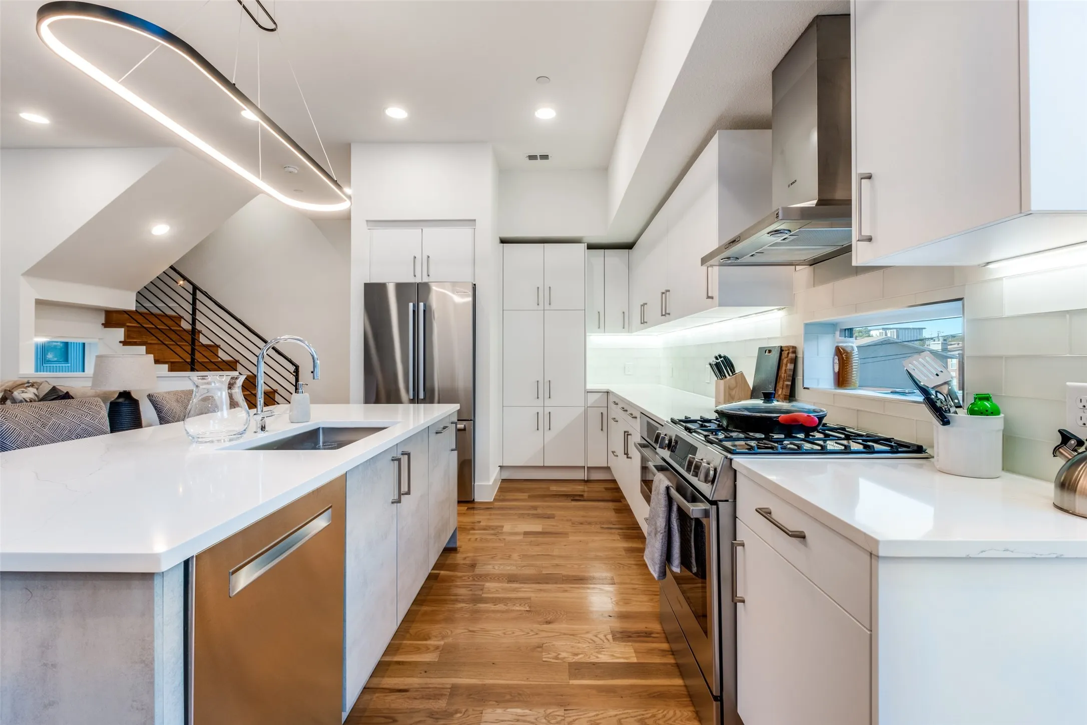 Condominium For Rent in Dallas County , 1932 Cuyler Court, Dallas, Texas 75204, 2 Bedroom, 3 Bathroom, 2 Garage spaces, 1,746 Sqft, built in 2023, mls#21381823, Real Estate Agent in Dallas, Homes For Rent in Dallas county, Homes For Rent in Dallas, Realtor in Dallas Texas, Real Estate Brokerage Independent Realty Texas, Luminita Cordes Realtor