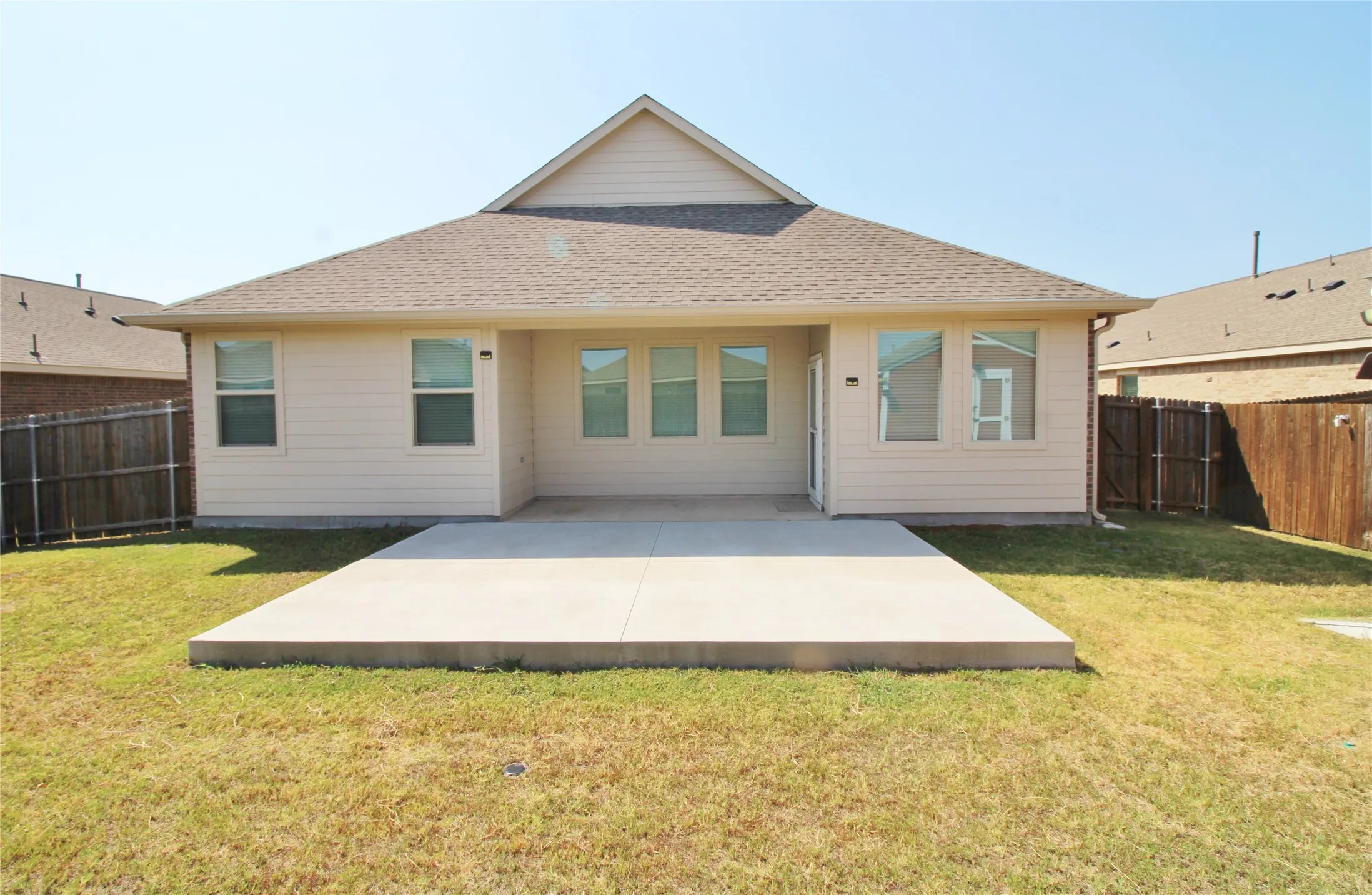 Single Family Residence For Rent in Collin County , 1610 Fields View Drive, Anna, Texas 75409, 4 Bedroom, 2 Bathroom, 2 Garage spaces, 1,835 Sqft, built in 2020, mls#21381808, Real Estate Agent in Anna, Homes For Rent in Collin county, Homes For Rent in Anna, Realtor in Anna Texas, Real Estate Brokerage Independent Realty Texas, Luminita Cordes Realtor
