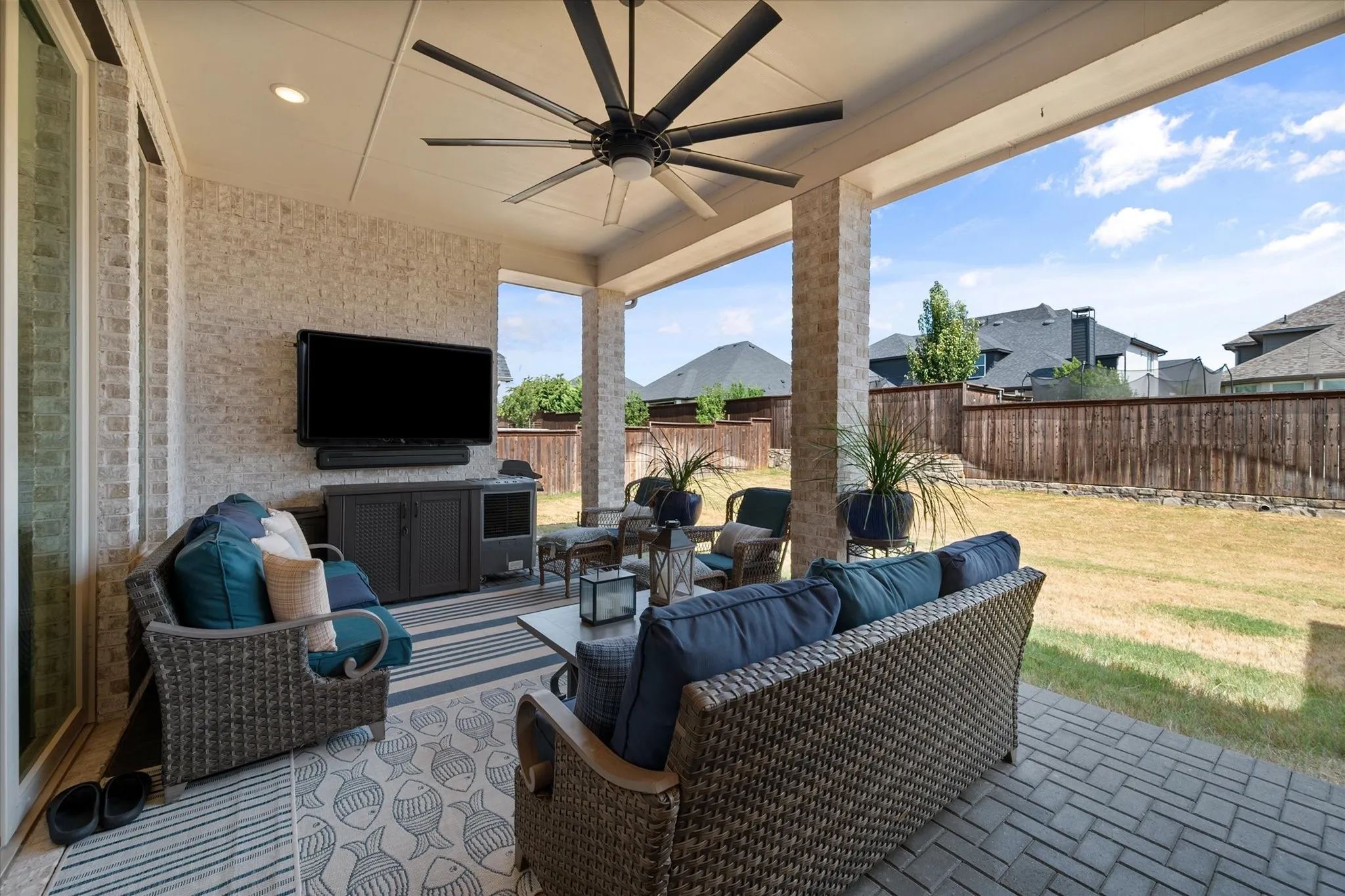 Single Family Residence For Sale in Collin County , 2802 Maverick Way, Celina, Texas 75009, 4 Bedroom, 5 Bathroom, 3 Garage spaces, 3,197 Sqft, built in 2019, mls#21372473, Real Estate Agent in Celina, Homes For Sale in Collin county, Homes For Sale in Celina, Realtor in Celina Texas, Real Estate Brokerage Independent Realty Texas, Luminita Cordes Realtor