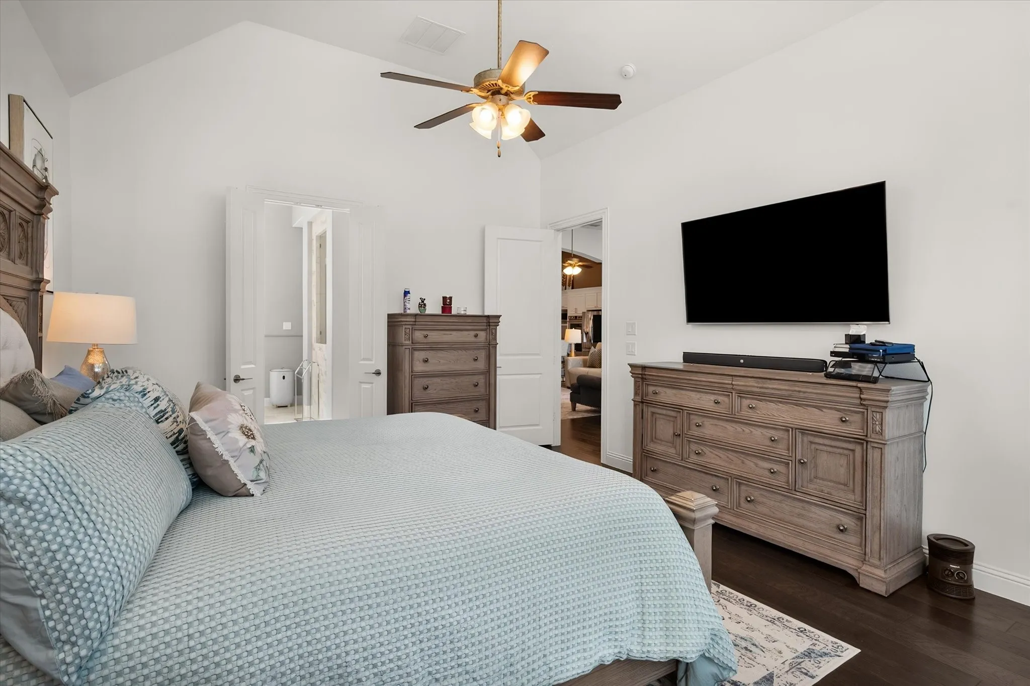 Single Family Residence For Sale in Collin County , 2802 Maverick Way, Celina, Texas 75009, 4 Bedroom, 5 Bathroom, 3 Garage spaces, 3,197 Sqft, built in 2019, mls#21372473, Real Estate Agent in Celina, Homes For Sale in Collin county, Homes For Sale in Celina, Realtor in Celina Texas, Real Estate Brokerage Independent Realty Texas, Luminita Cordes Realtor