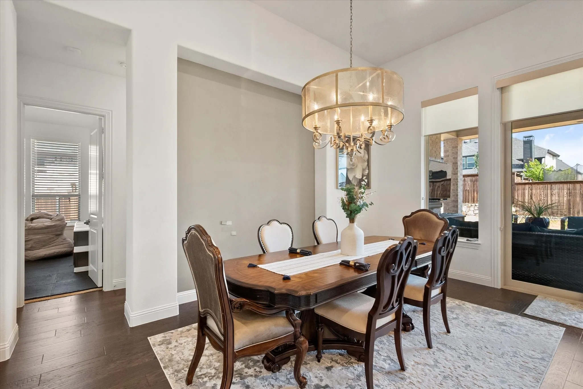 Single Family Residence For Sale in Collin County , 2802 Maverick Way, Celina, Texas 75009, 4 Bedroom, 5 Bathroom, 3 Garage spaces, 3,197 Sqft, built in 2019, mls#21372473, Real Estate Agent in Celina, Homes For Sale in Collin county, Homes For Sale in Celina, Realtor in Celina Texas, Real Estate Brokerage Independent Realty Texas, Luminita Cordes Realtor