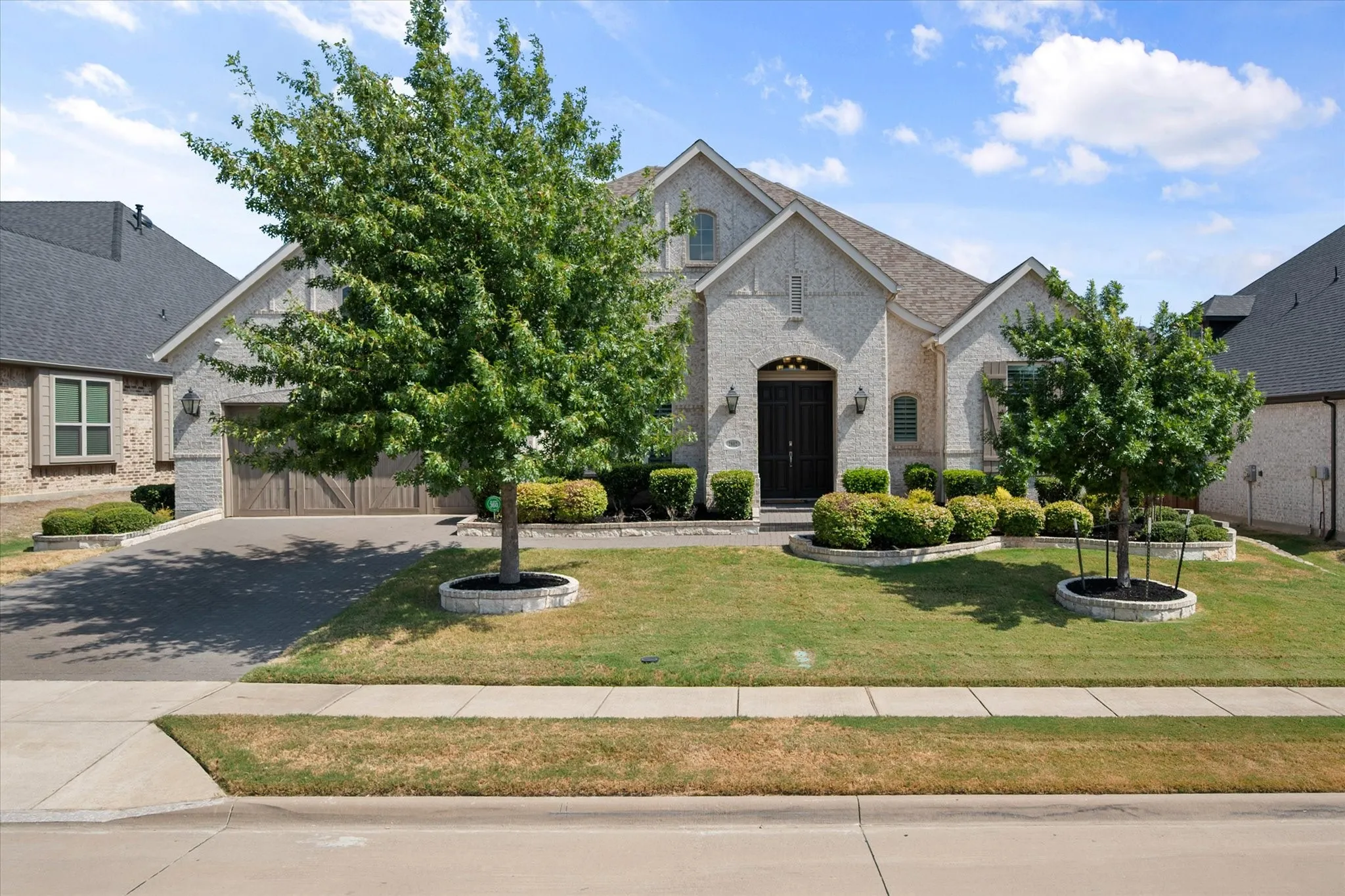 Single Family Residence For Sale in Collin County , 2802 Maverick Way, Celina, Texas 75009, 4 Bedroom, 5 Bathroom, 3 Garage spaces, 3,197 Sqft, built in 2019, mls#21372473, Real Estate Agent in Celina, Homes For Sale in Collin county, Homes For Sale in Celina, Realtor in Celina Texas, Real Estate Brokerage Independent Realty Texas, Luminita Cordes Realtor