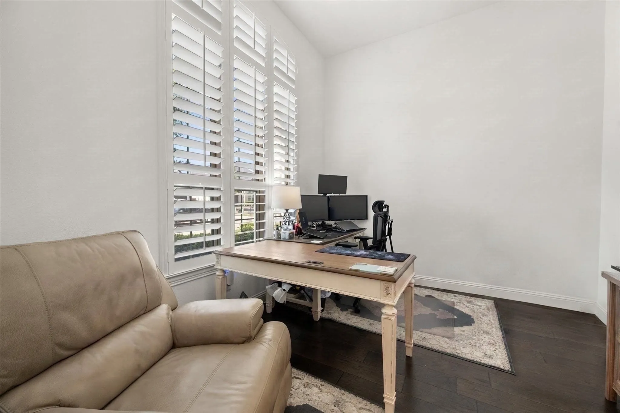Single Family Residence For Sale in Collin County , 2802 Maverick Way, Celina, Texas 75009, 4 Bedroom, 5 Bathroom, 3 Garage spaces, 3,197 Sqft, built in 2019, mls#21372473, Real Estate Agent in Celina, Homes For Sale in Collin county, Homes For Sale in Celina, Realtor in Celina Texas, Real Estate Brokerage Independent Realty Texas, Luminita Cordes Realtor